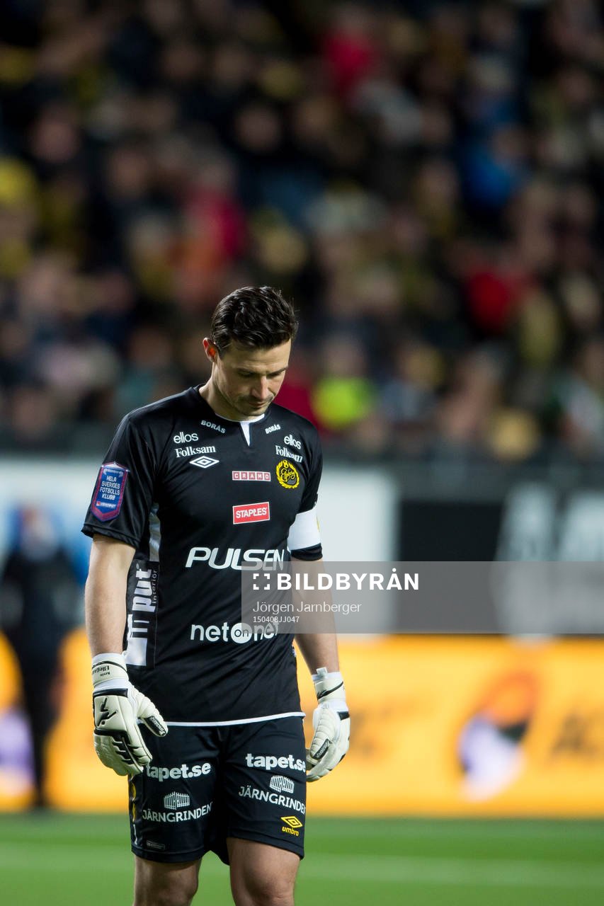 Elfsborgs målvakt Kevin Stuhr - Ellegaard deppar