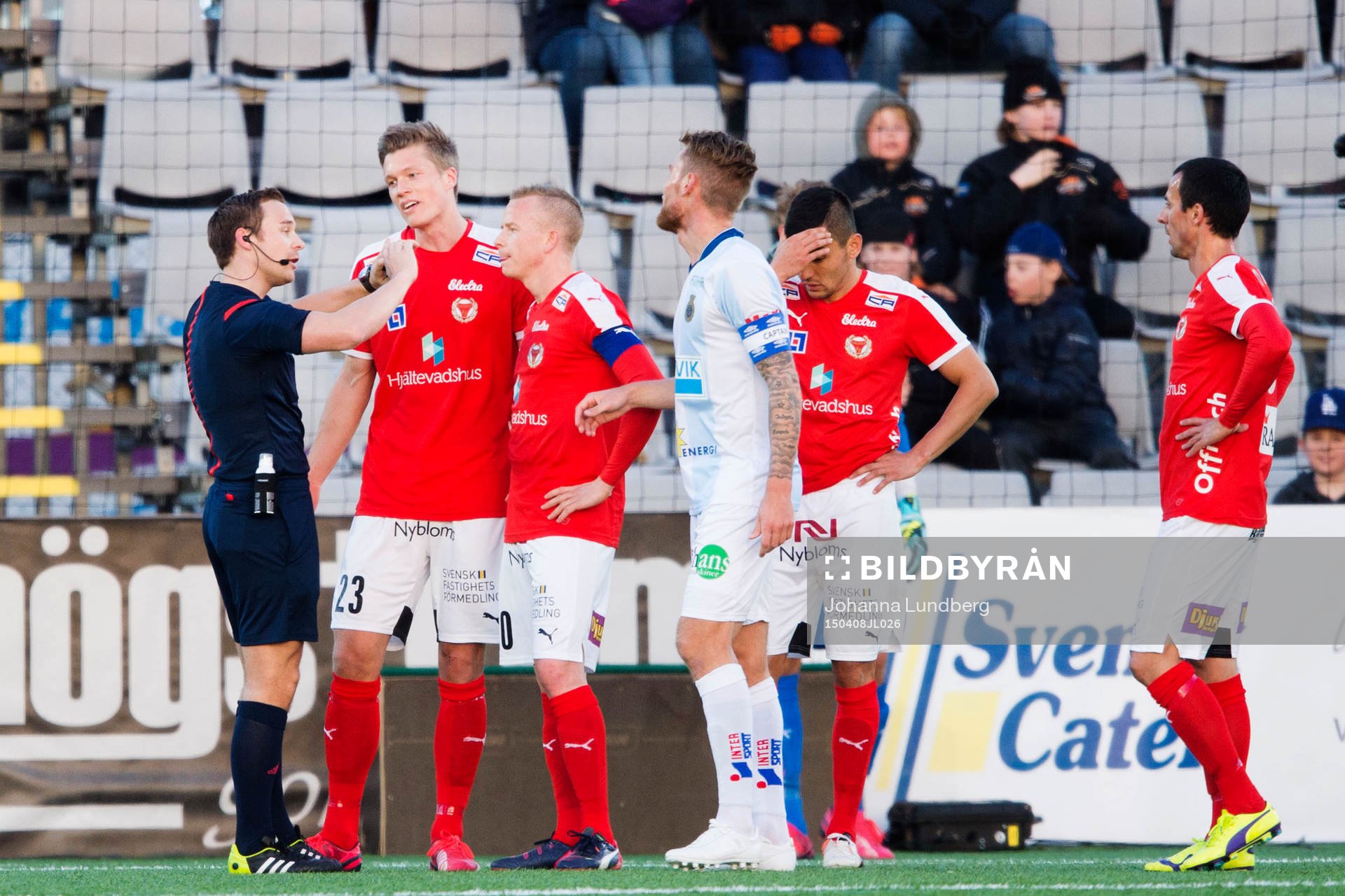 Kalmars spelare med Viktor Elm och Tobias Eriksson längst