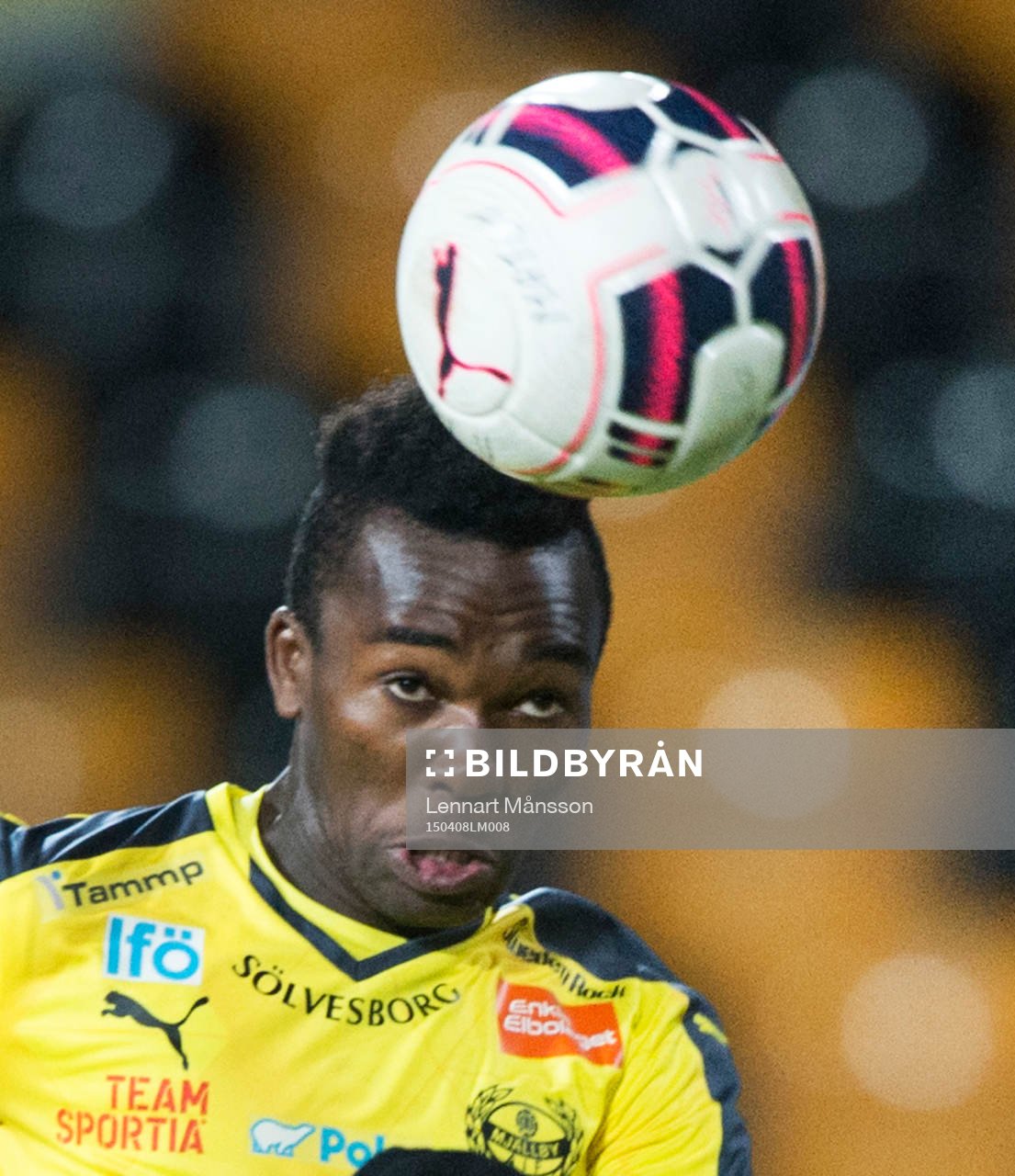 Mjällbys Lumala Abdu  i matchen i Superettan mellan