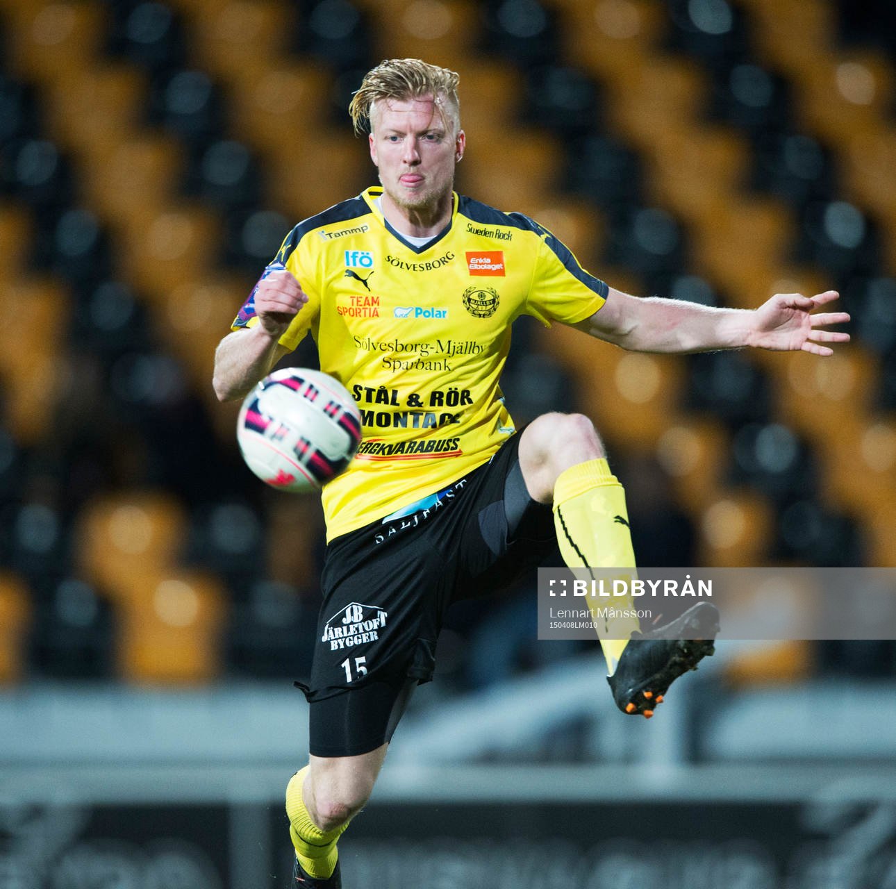 Mjällbys Robin Cederberg  i matchen i Superettan mellan