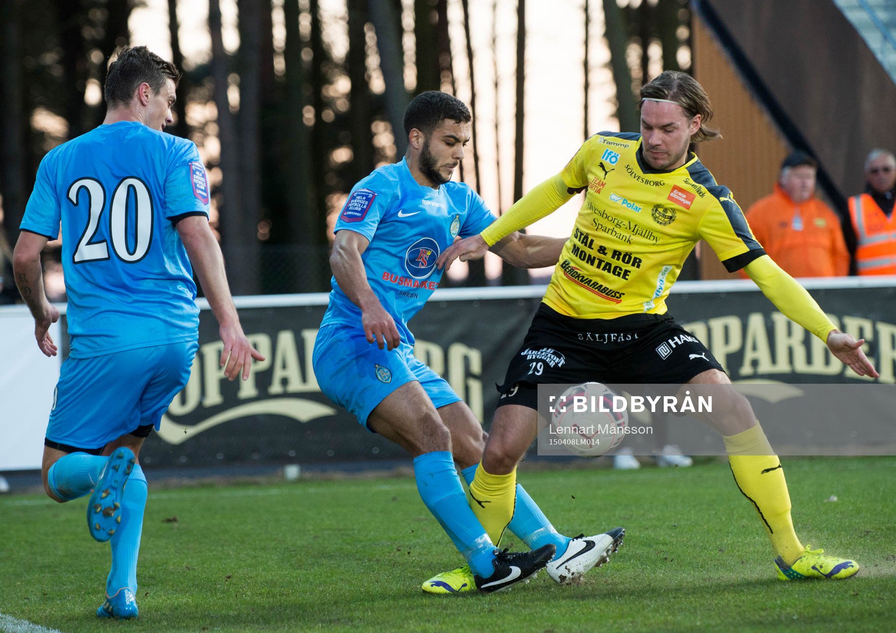 Mjällbys Danny Ervik  i matchen i Superettan mellan