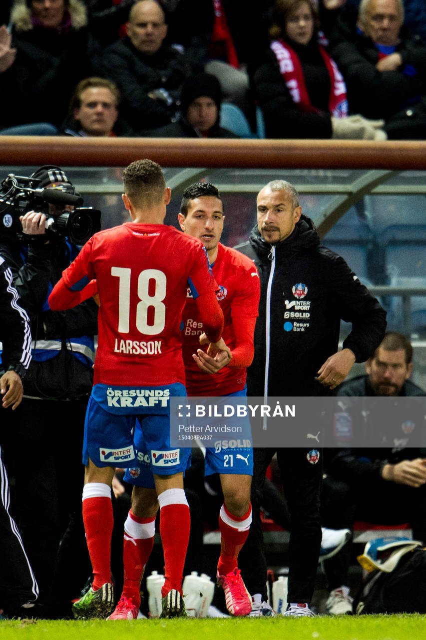 Helsingborgs manager Henrik Larsson bytar ut Jordan Larsson