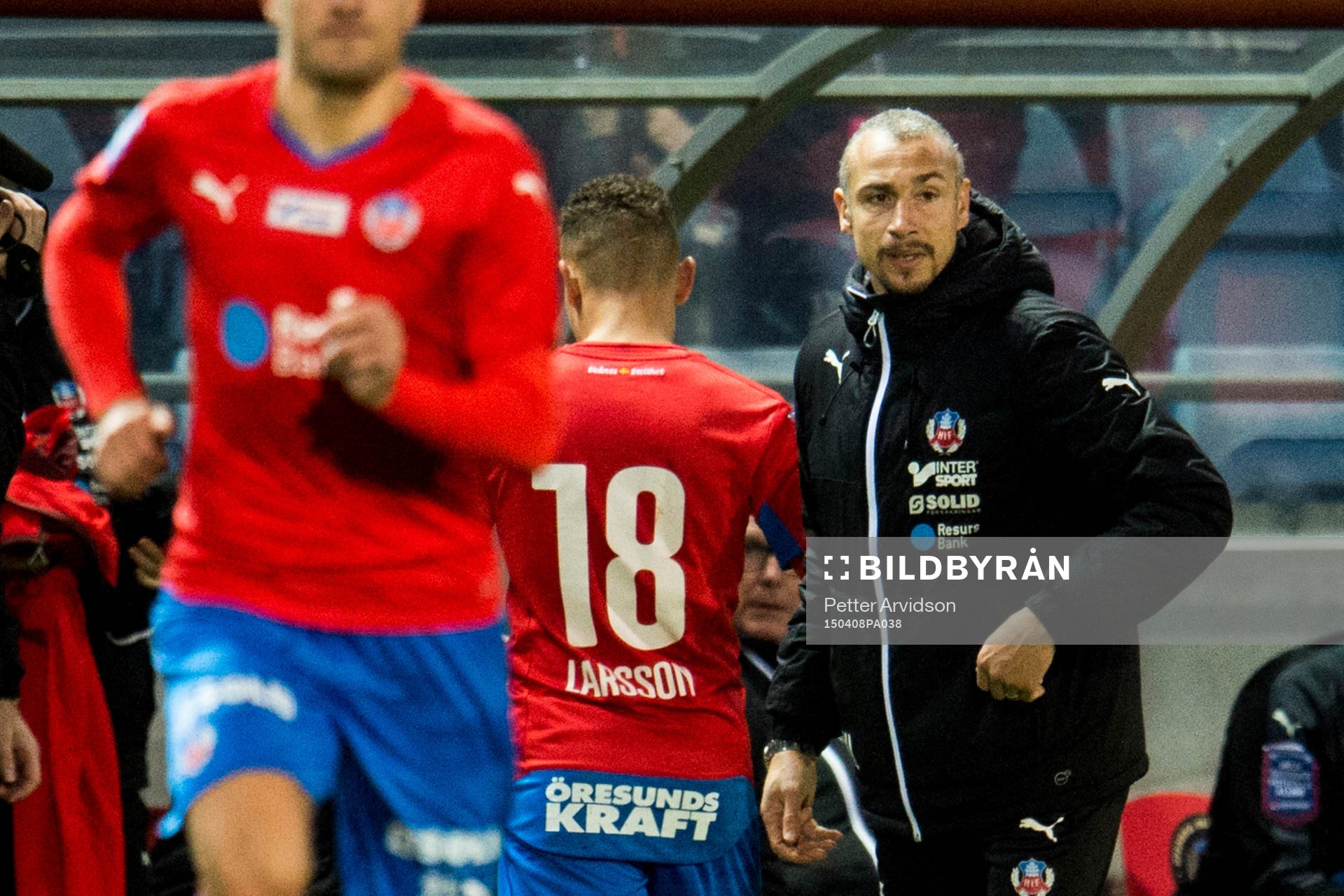 Helsingborgs manager Henrik Larsson bytar ut Jordan Larsson