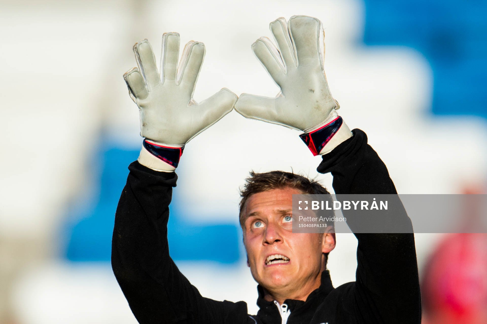 Helsingborgs målvakt Pär Hansson har brutit sitt vänstra