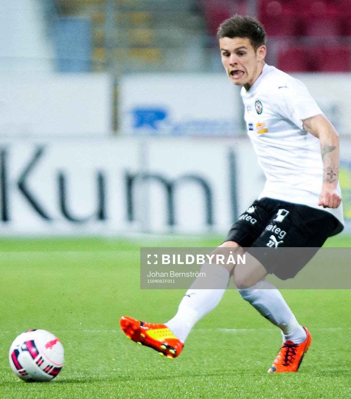 Örebros Eidur Aron Sigurbjörnsson under fotbollsmatchen i Allsvenskan mellan Örebro SK och IFK Göteborg den 8 april 2015 i Örebro.
