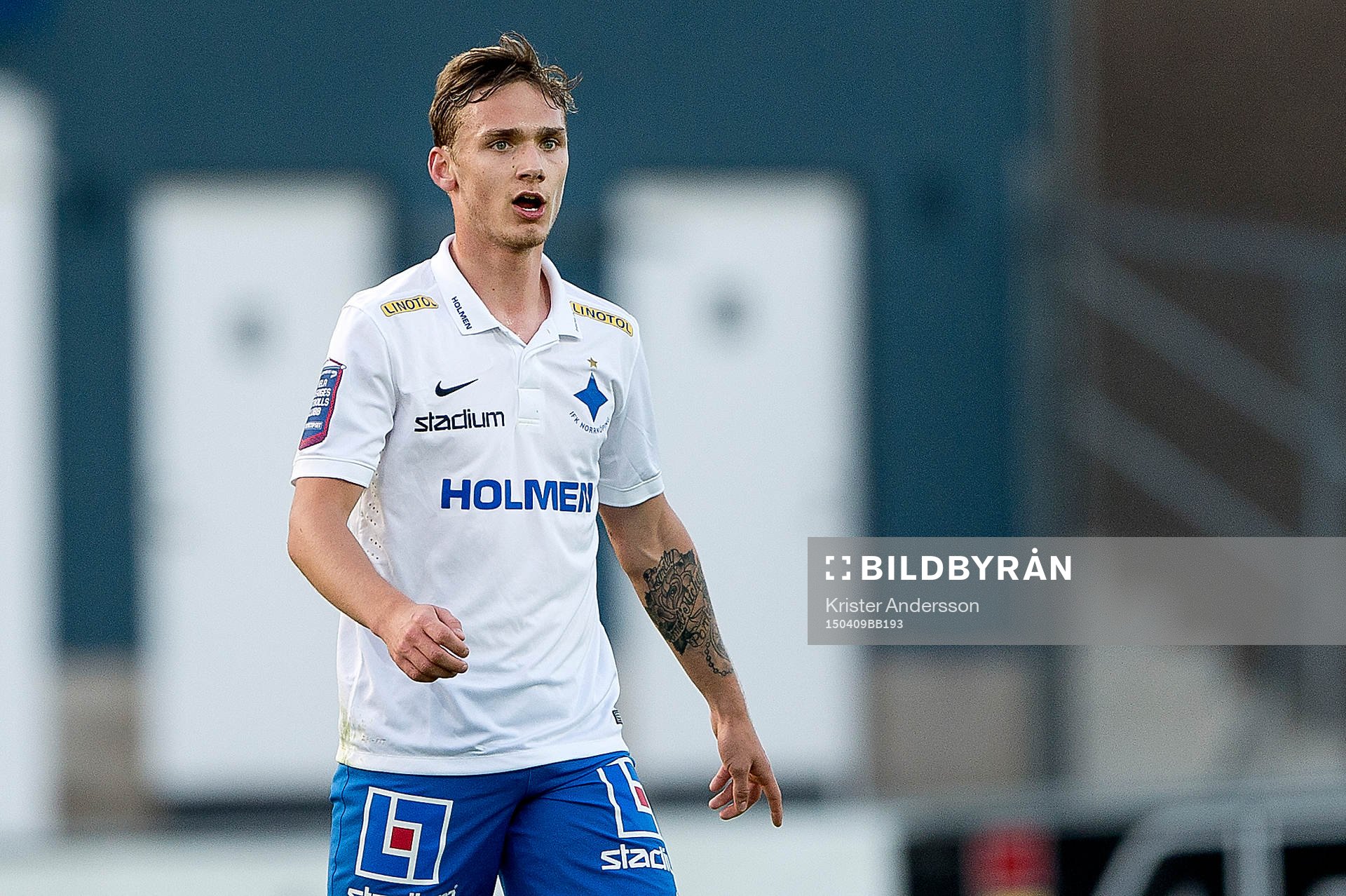 Norrköpings Linus Wahlqvist  under fotbollsmatchen i Allsvenskan mellan Halmstad och Norrköping den 9 april 2015 i Halmstad.