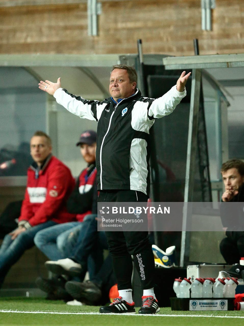 Åtvidabergs tränare Roar Hansen reagerar