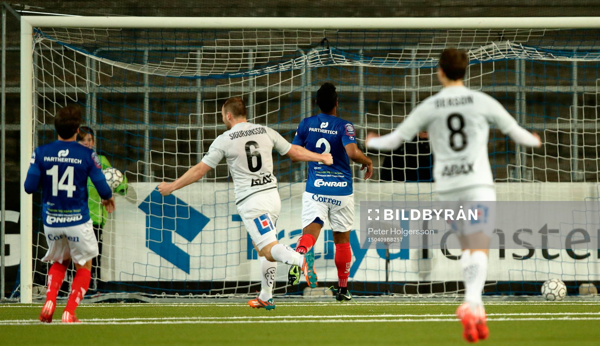 Mål 1-3 av GIF Sundsvalls Pa Dibba (utanför bild)