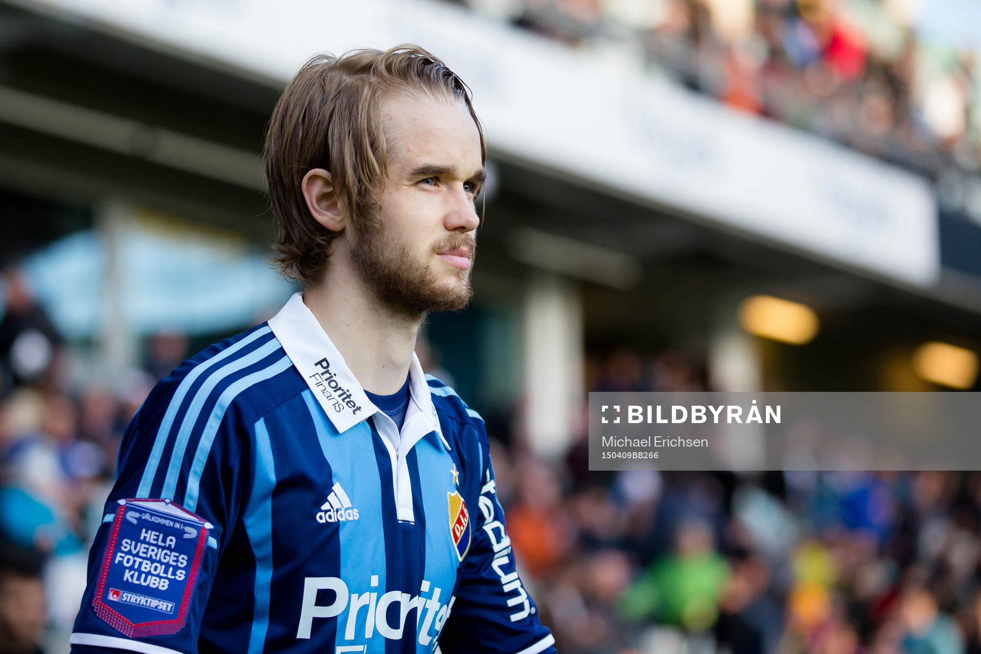 Djurgårdens Daniel Berntsen på väg in till planen för