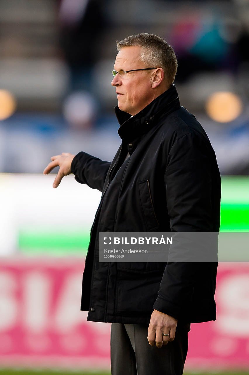 Norrköpings tränare Jan Andersson under fotbollsmatchen i Allsvenskan mellan Halmstad och Norrköping den 9 april 2015 i Halmstad.