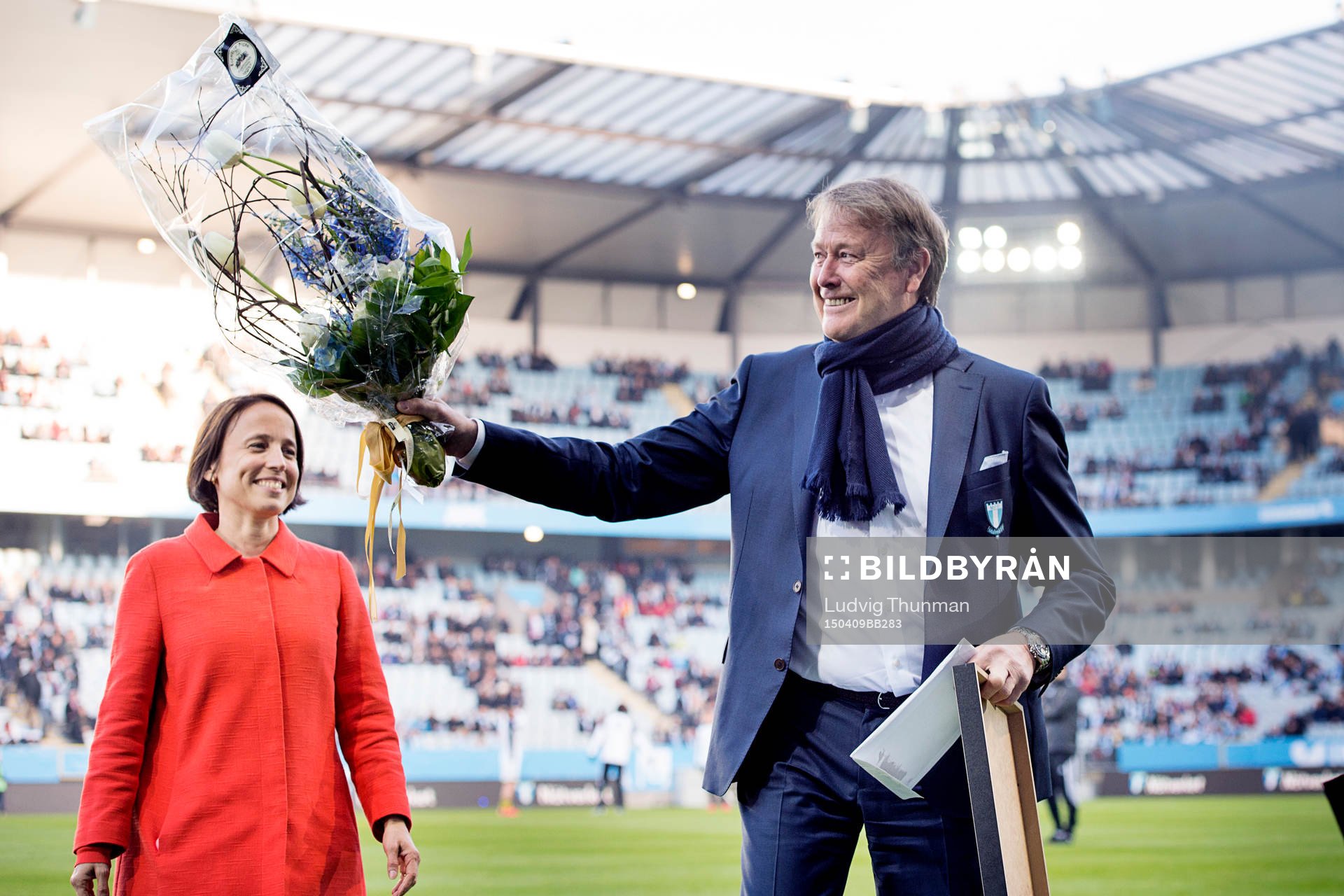 Sydsvenskans chefredaktör Pia Rehnquist delar ut priset