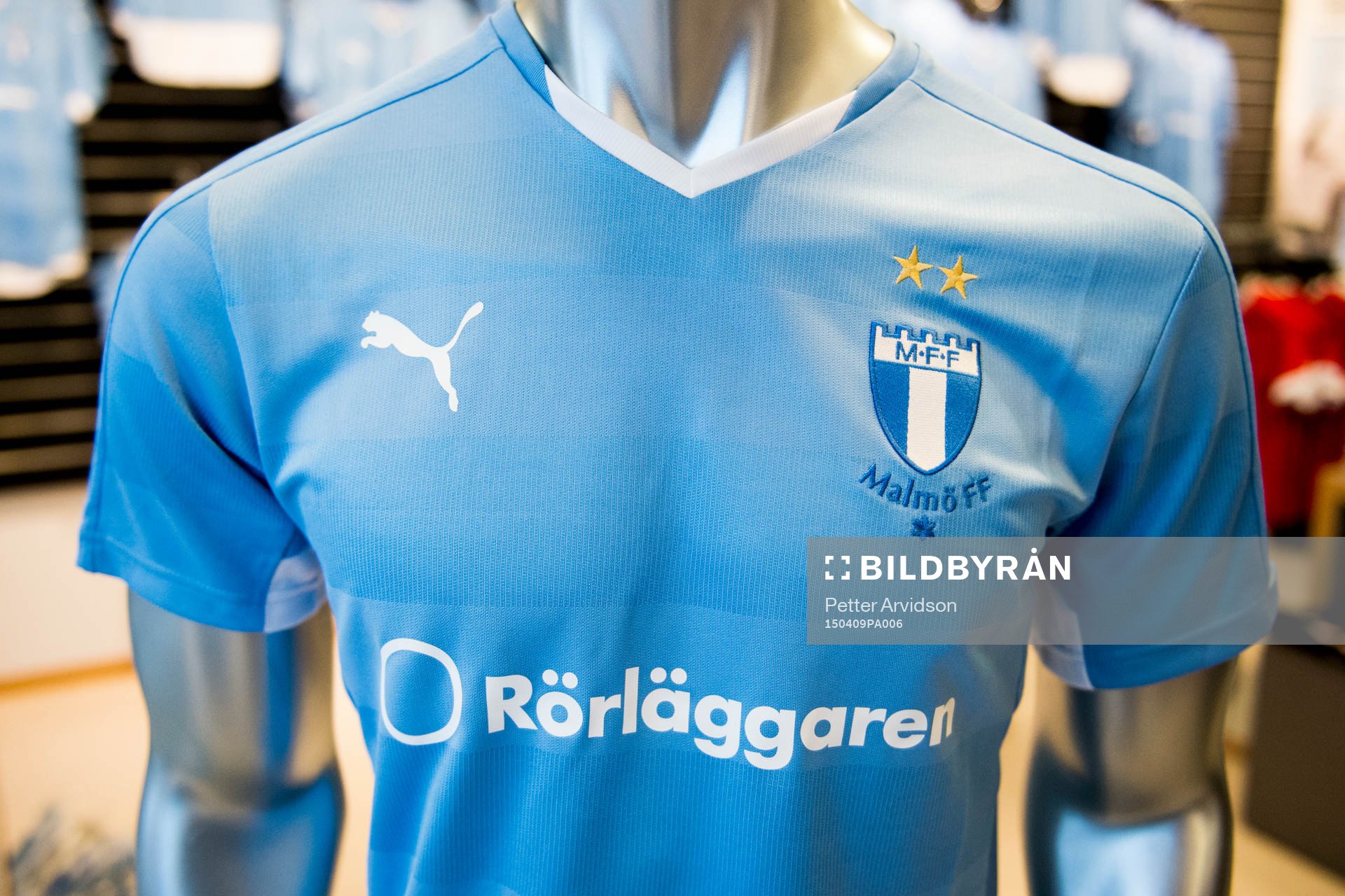 Spelartröjor till salu i MFF-Shopen