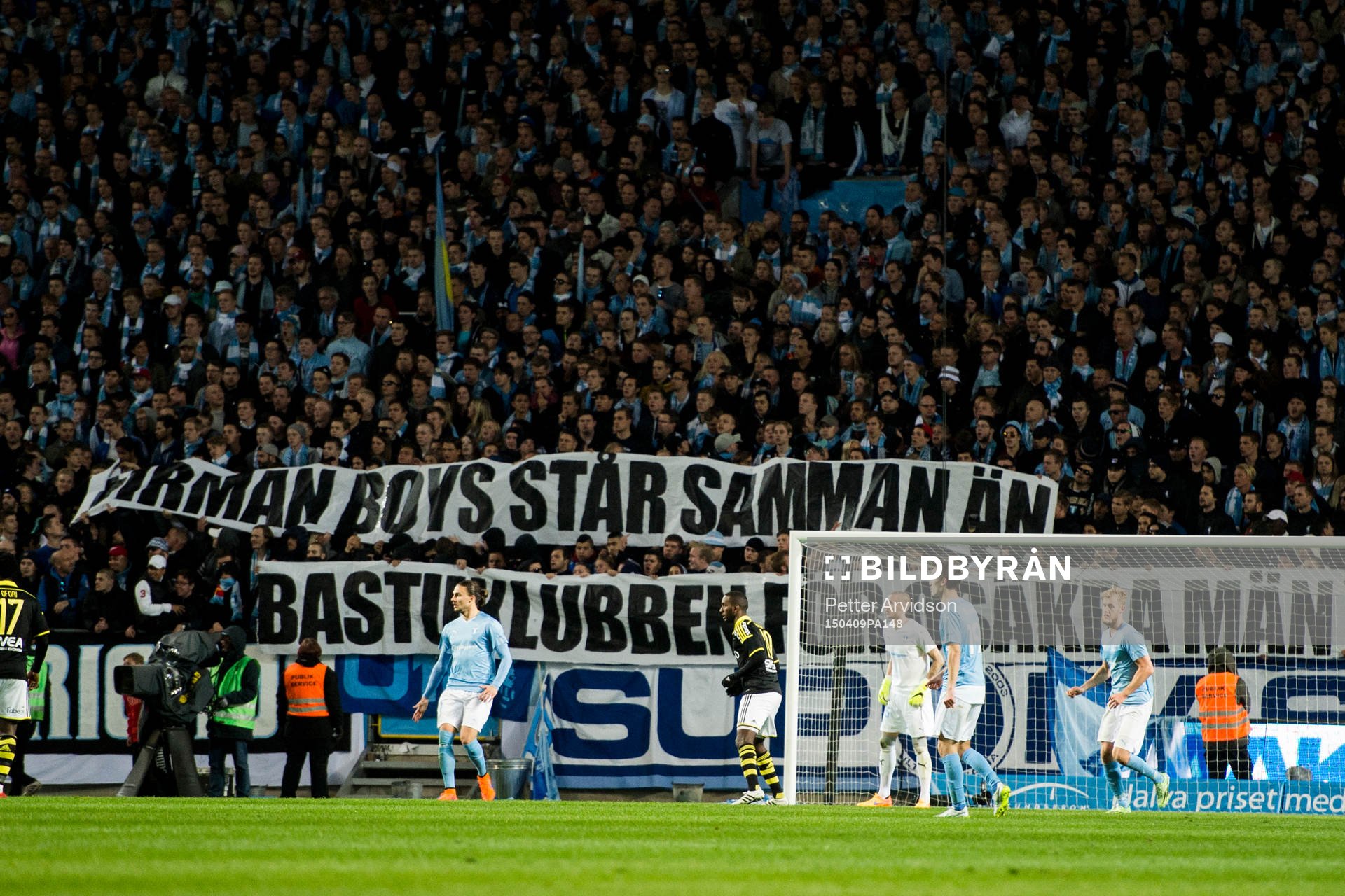 Malmö FFs supportrar med en banderoll