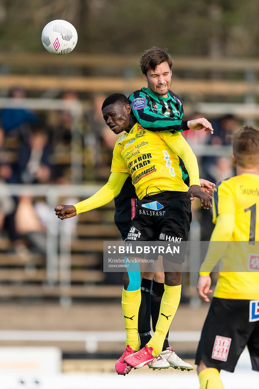 Mjällbys Kwame Bonsu och Varbergs Peter Nyström