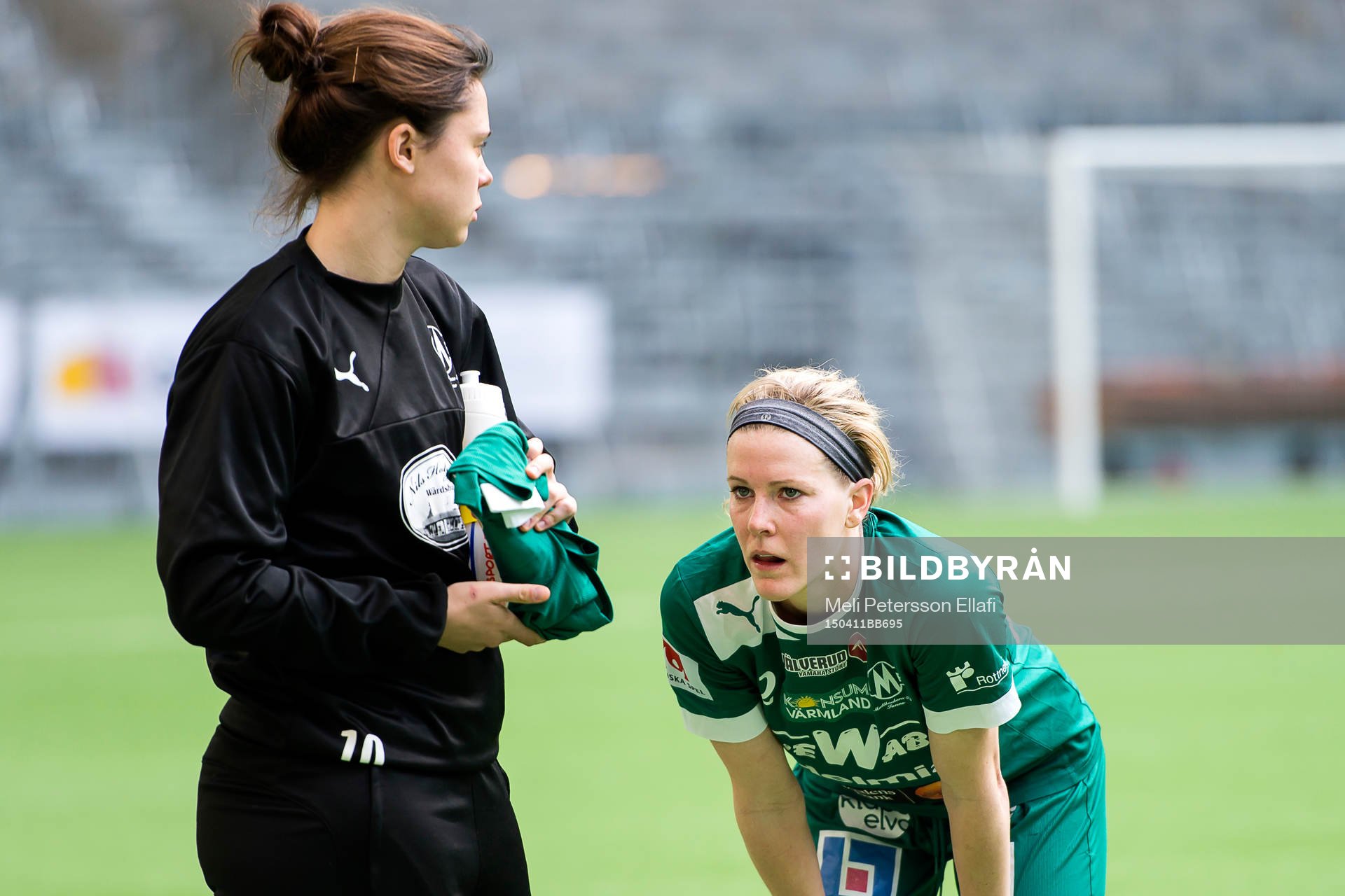 Mallbackens Zoe Ness och Tessa Gavilsky deppar