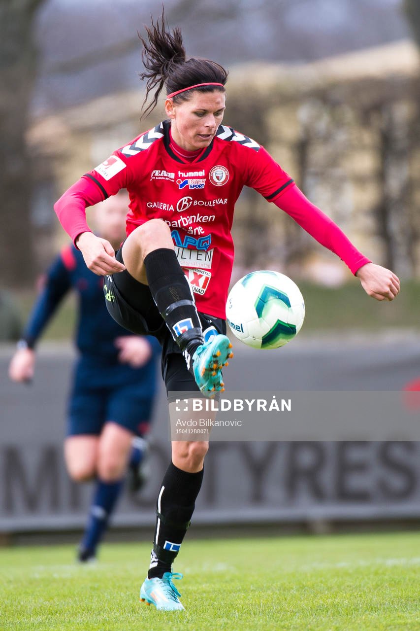 Kristianstads Susanne Moberg under fotbollsmatchen i Damallsvenskan mellan Kristianstad DFF och Umeå IK FF den 12 april 2015 i Kristianstad