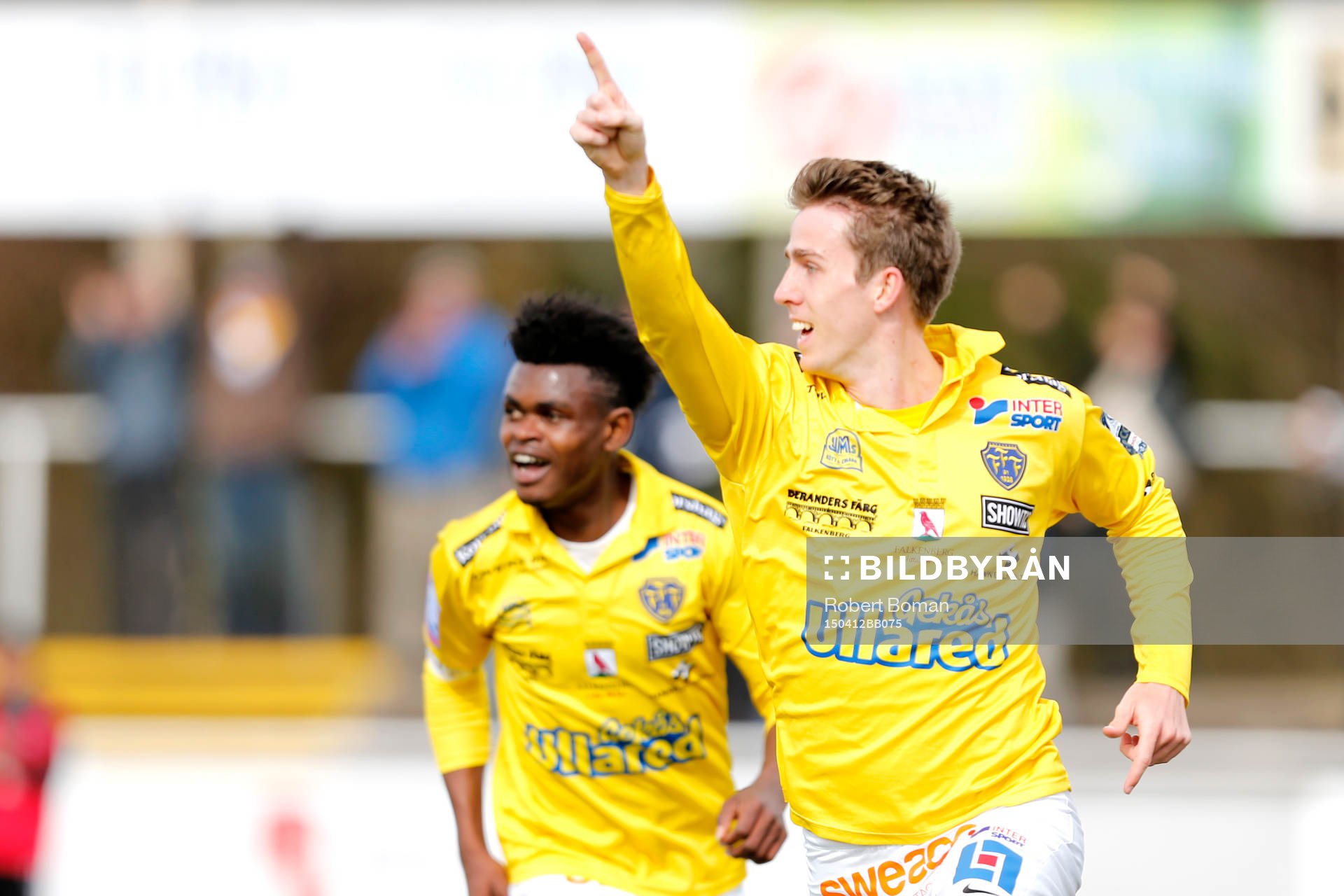 Falkenbergs Adam Eriksson jublar