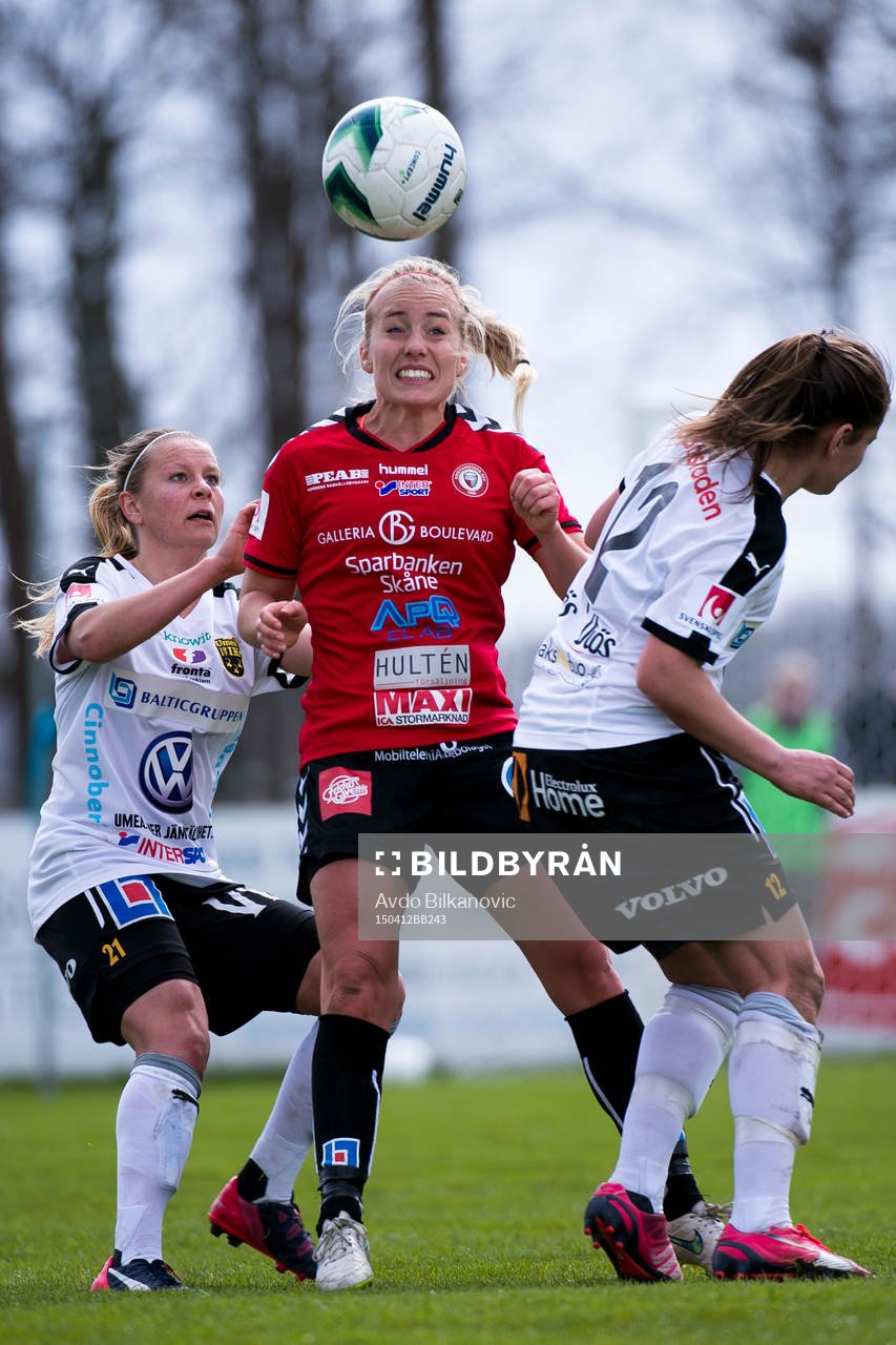 Kristianstads Elsa Vidarsdottir nickar