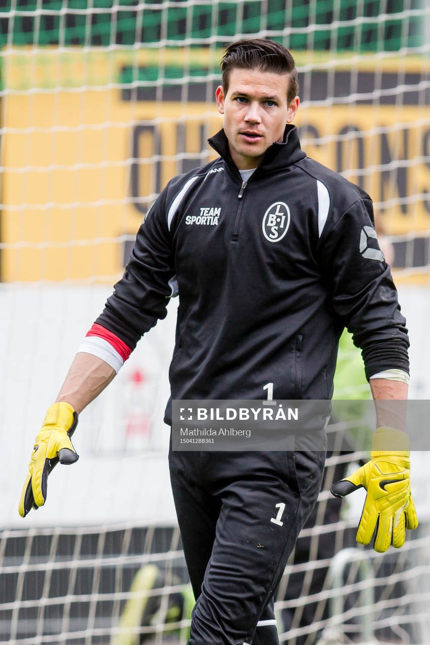 Landskronas målvakt  Jonas Sandqvist