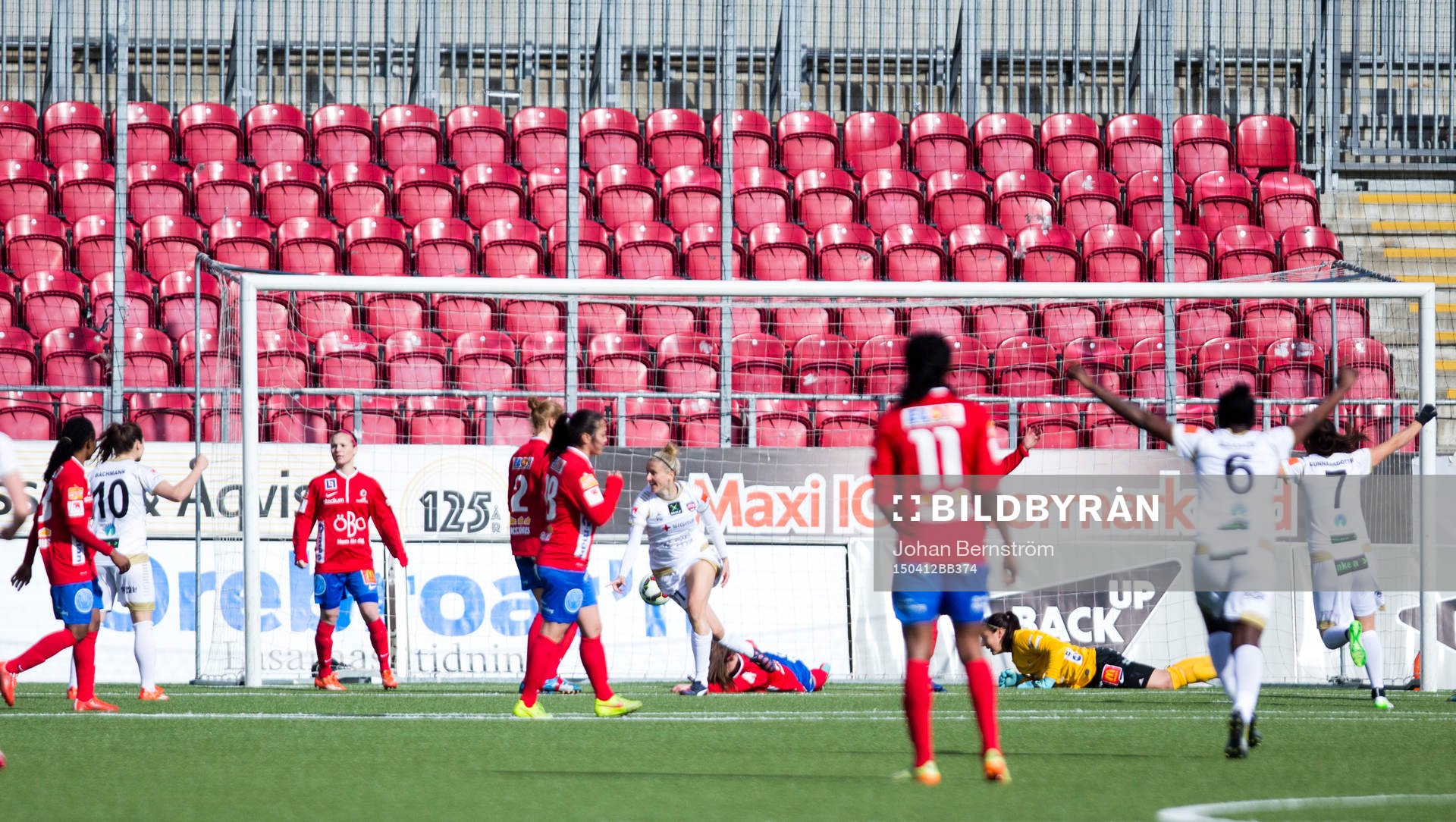 Rosengårds Anja Mittag gör 1-1 och jublar