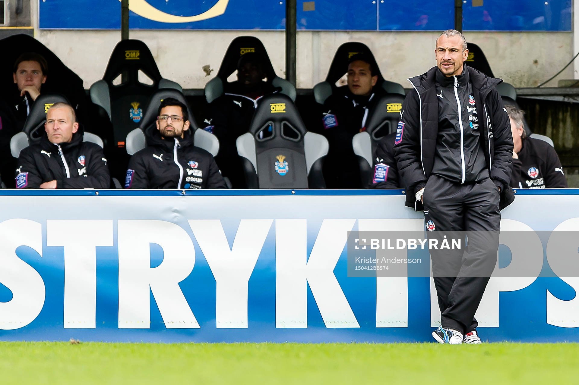 Helsingborgs manager Henrik Larsson under fotbollsmatchen i Allsvenskan mellan Halmstad och Helsingborg den 12 april 2015 i Halmstad.