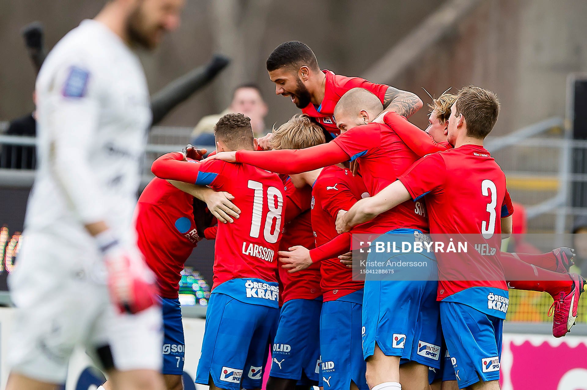 Helsingborgs Mattias Lindström har gjort 0-2 och jublar