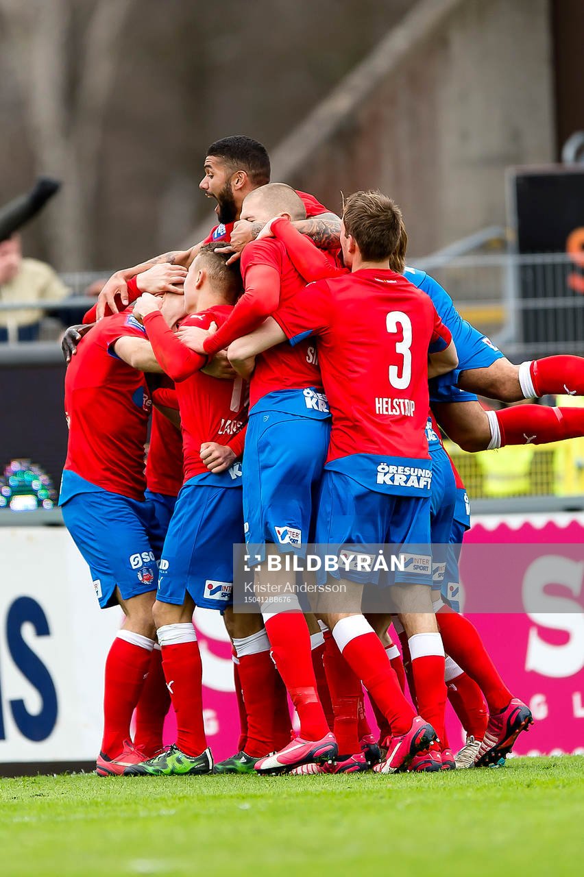 Helsingborgs Mattias Lindström har gjort 0-2 och jublar