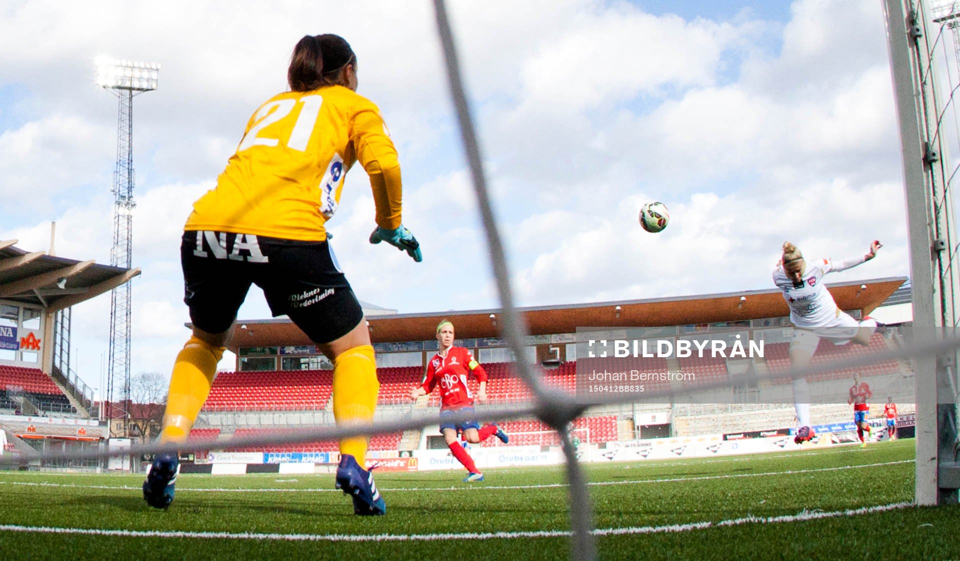 Rosengårds Anja Mittag mot Örebros Carola Söberg