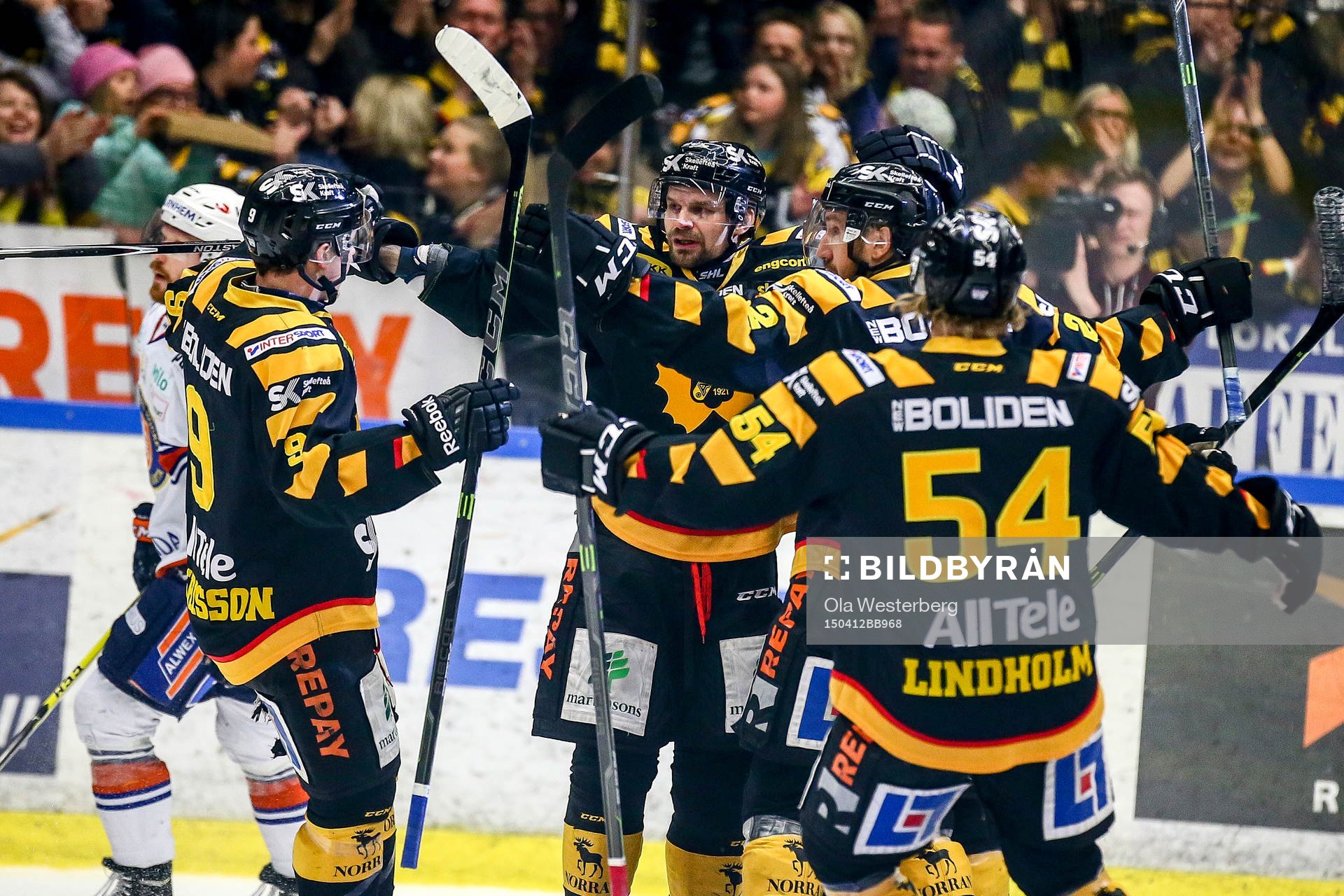 Skellefteås Janne Pesonen jublar