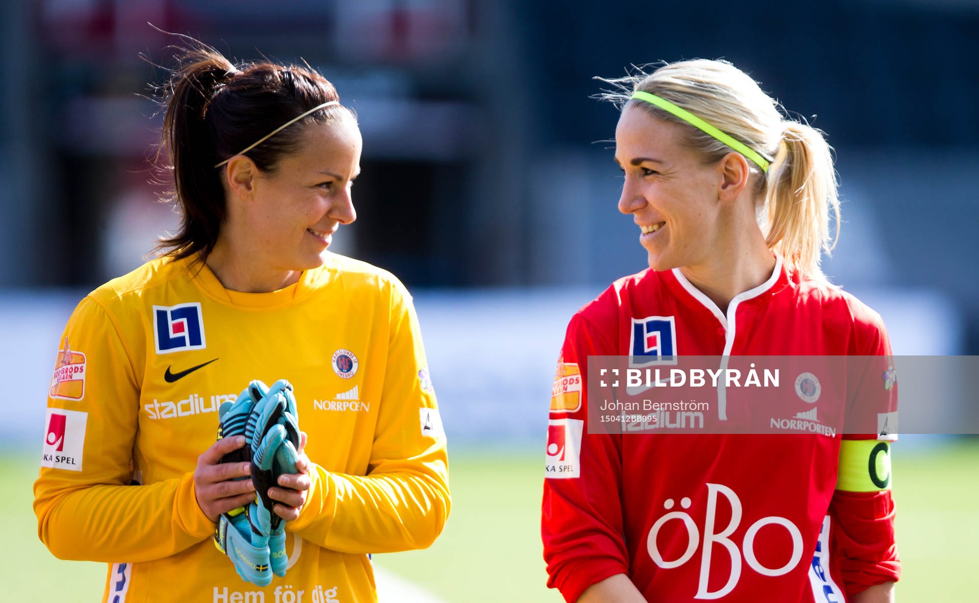 Örebros målvakt Carola Söberg och Elin Magnusson