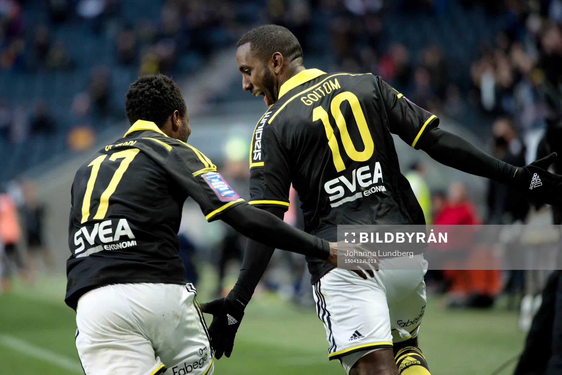s Ebenezer Ofori och Henok Goitom jublar