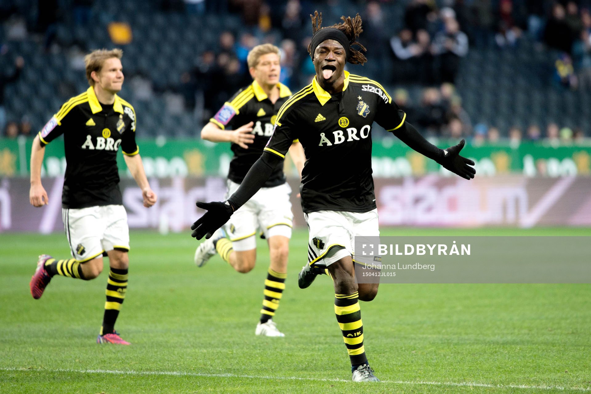 s Mohamed Bangura jublar