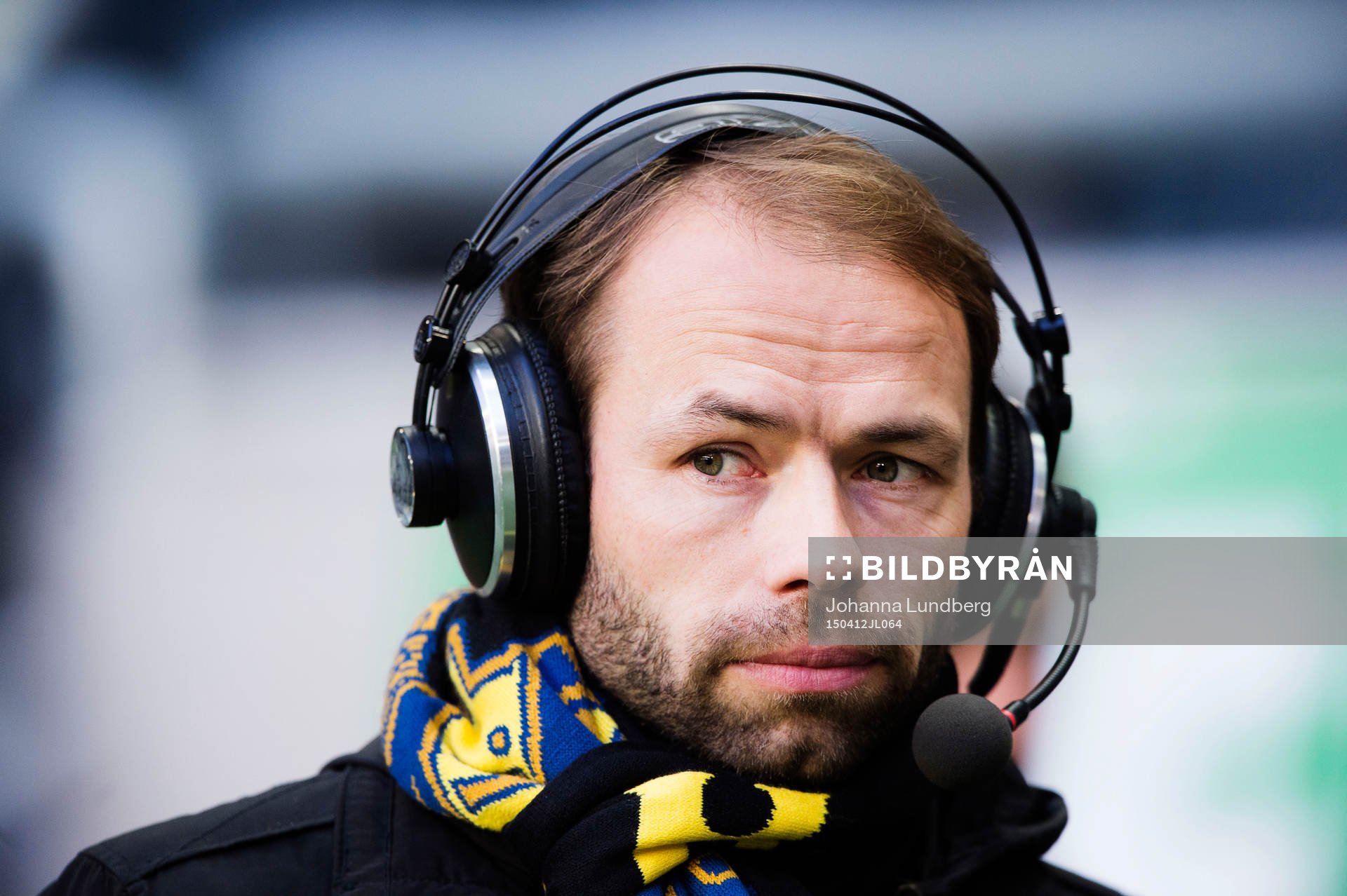 s tränare Andreas Alm blir intervjuad