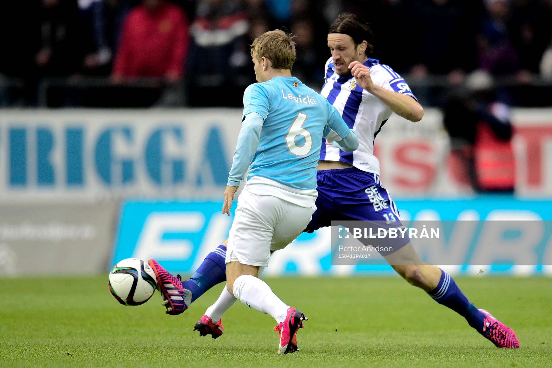 Malmö FFs Oscar Lewicki och IFK Göteborgs Gustav Svensson