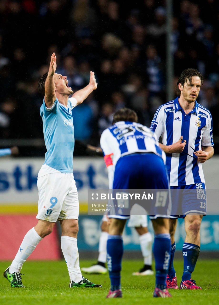 Malmö FFs Markus Rosenberg jublar vid slutsignal och IFK