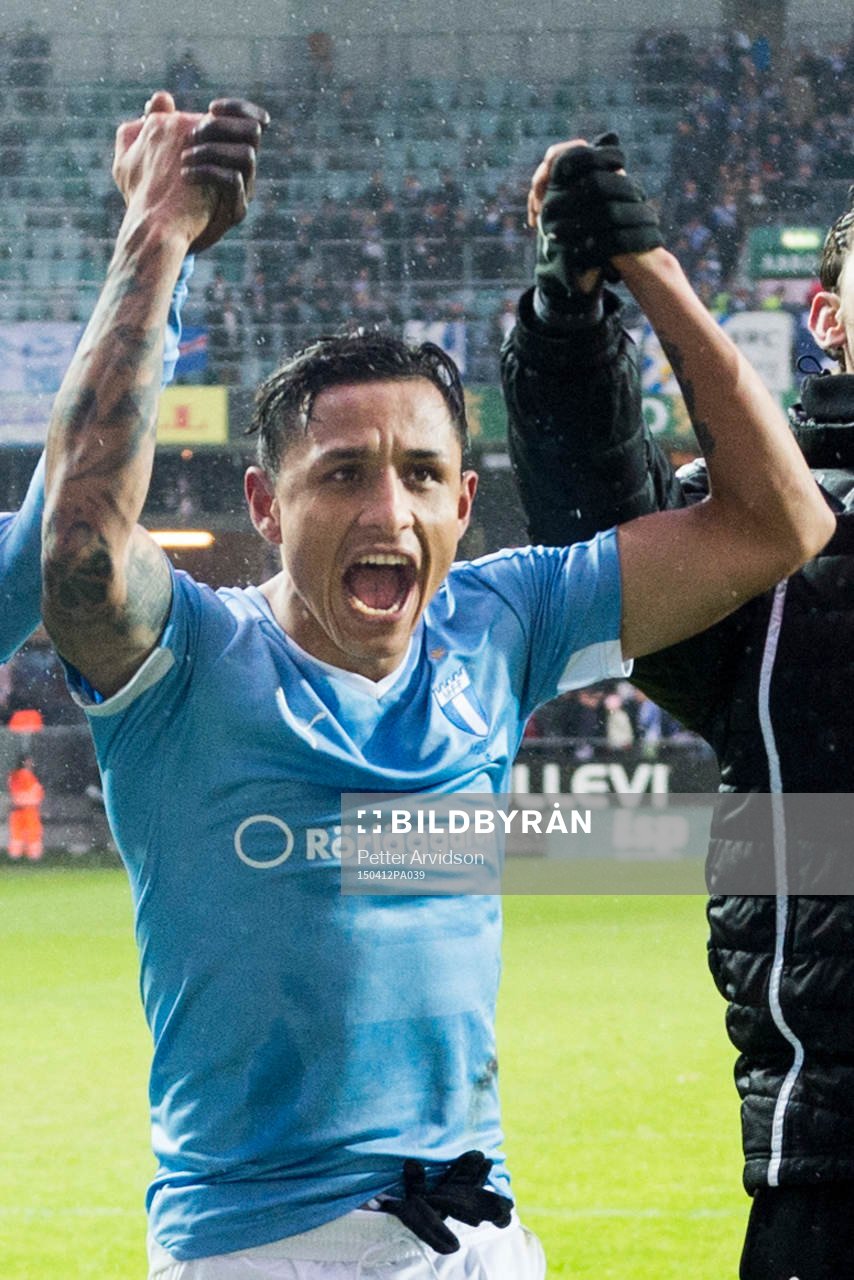 Malmö FFs Victor Yoshimar Yotun Flores jublar