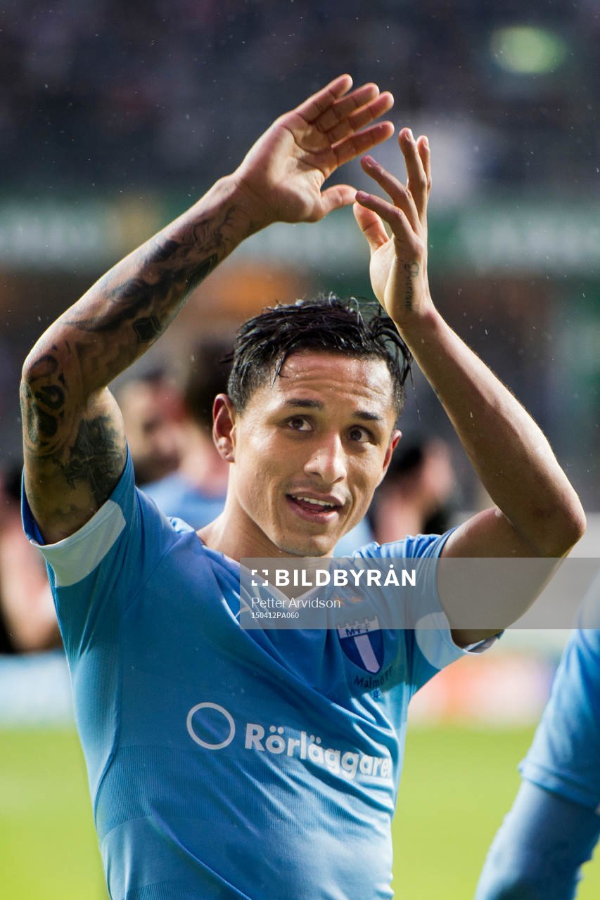 Malmö FFs Victor Yoshimar Yotun Flores jublar