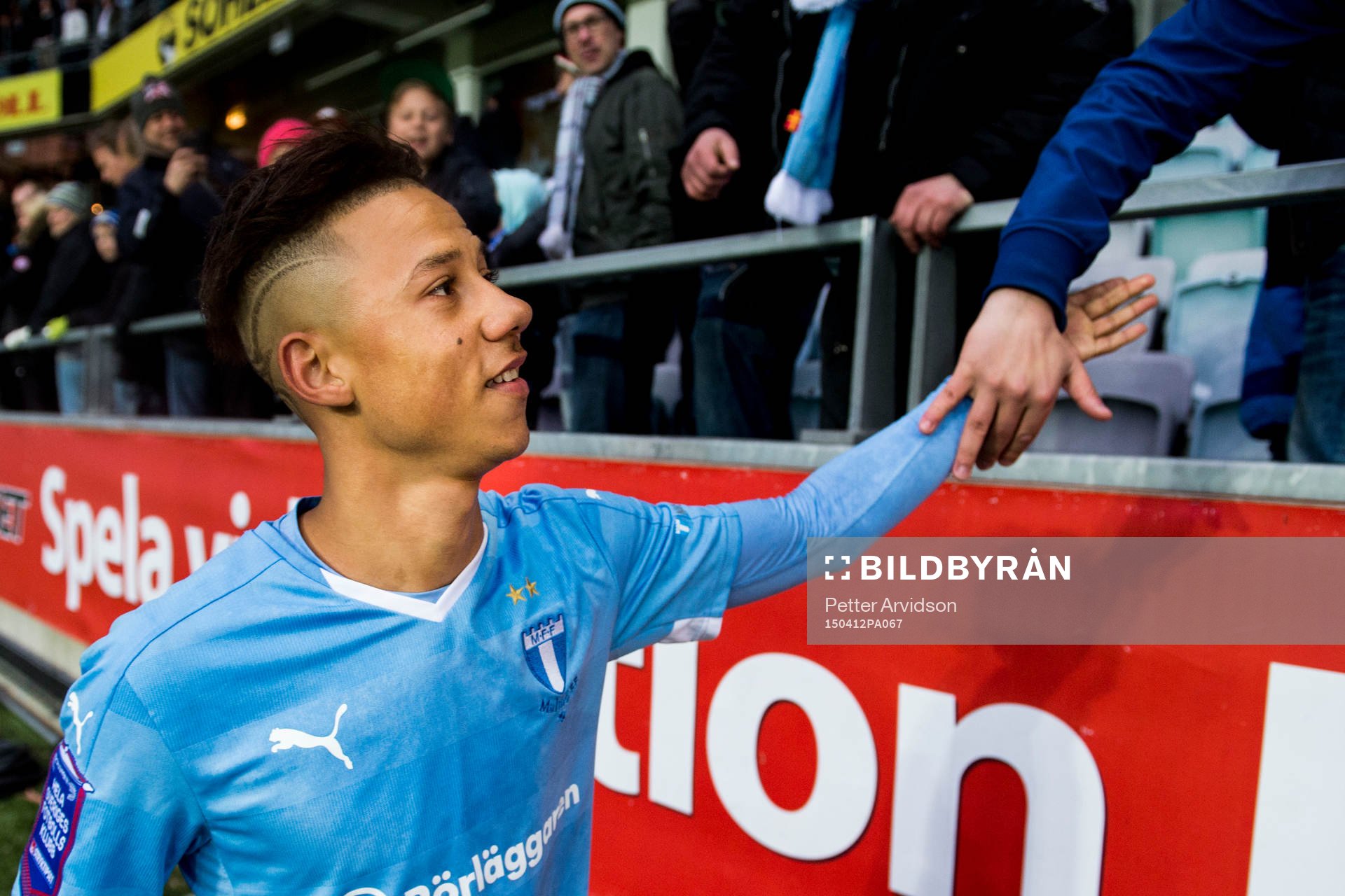 Malmö FFs Tobias Sana tackar publiken