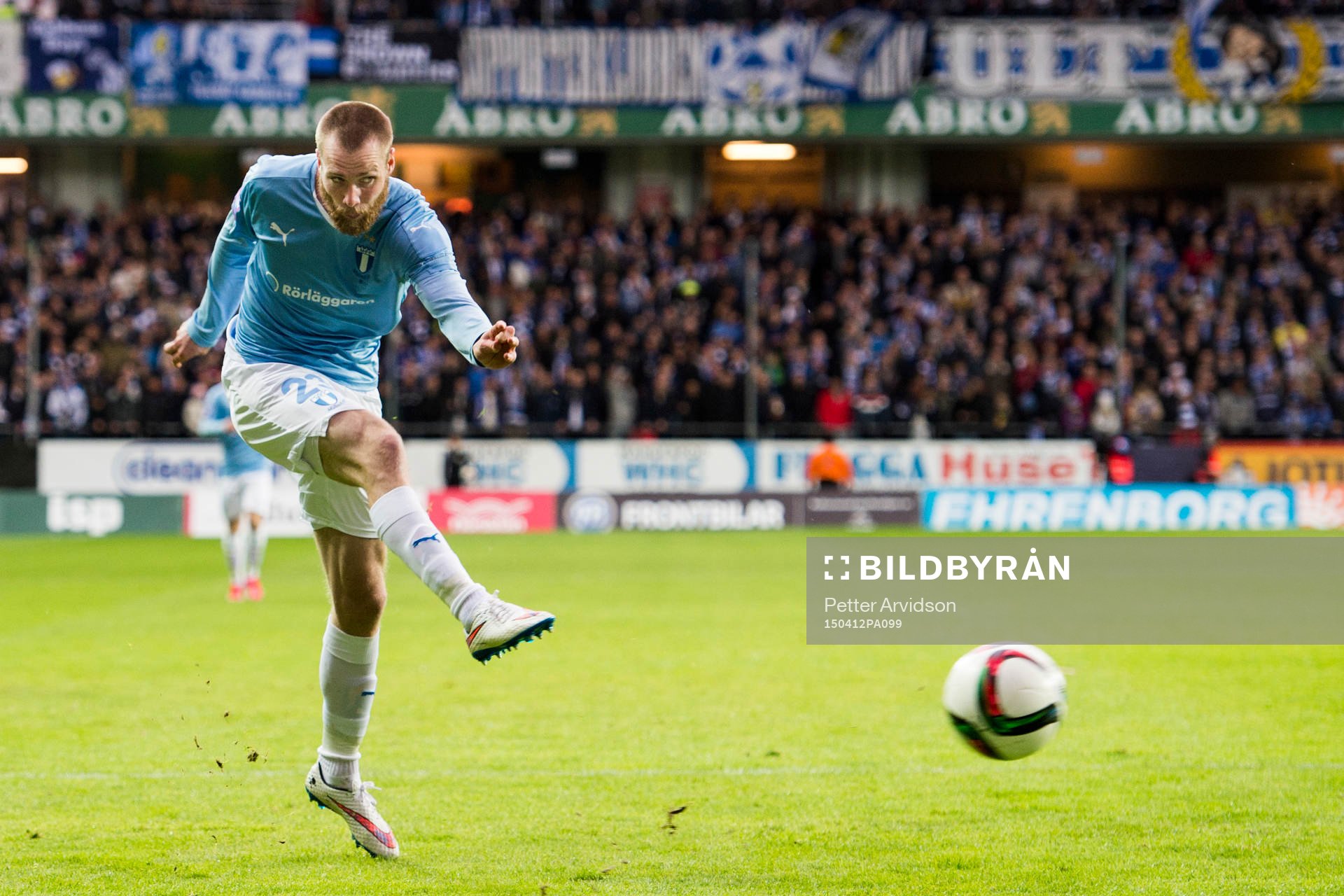 Malmö FFs Jo Inge Berget testar skott