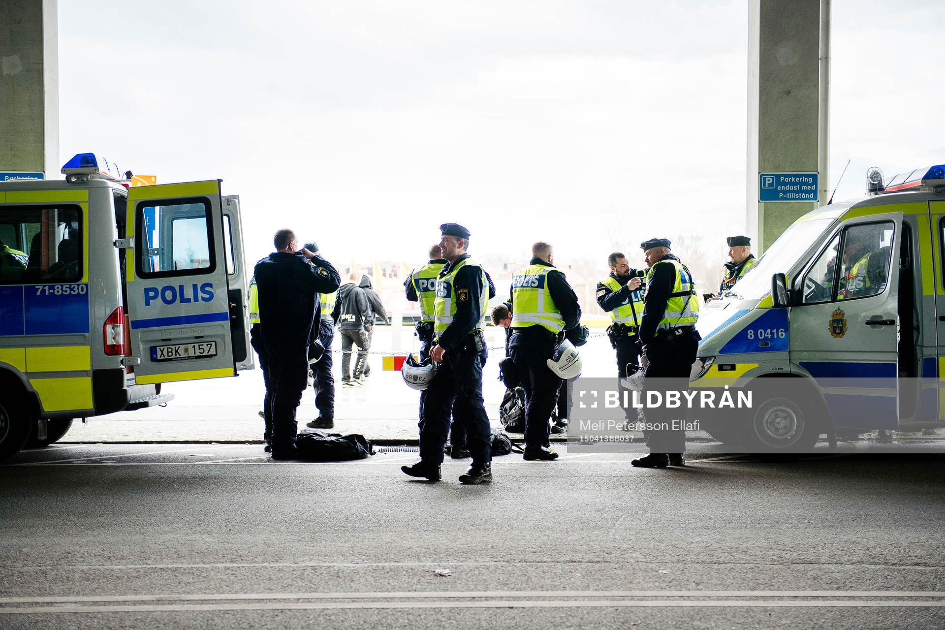 Polisen förbereder sig