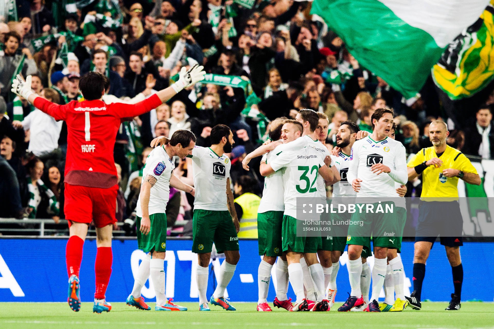 Hammarbys spelare jublar