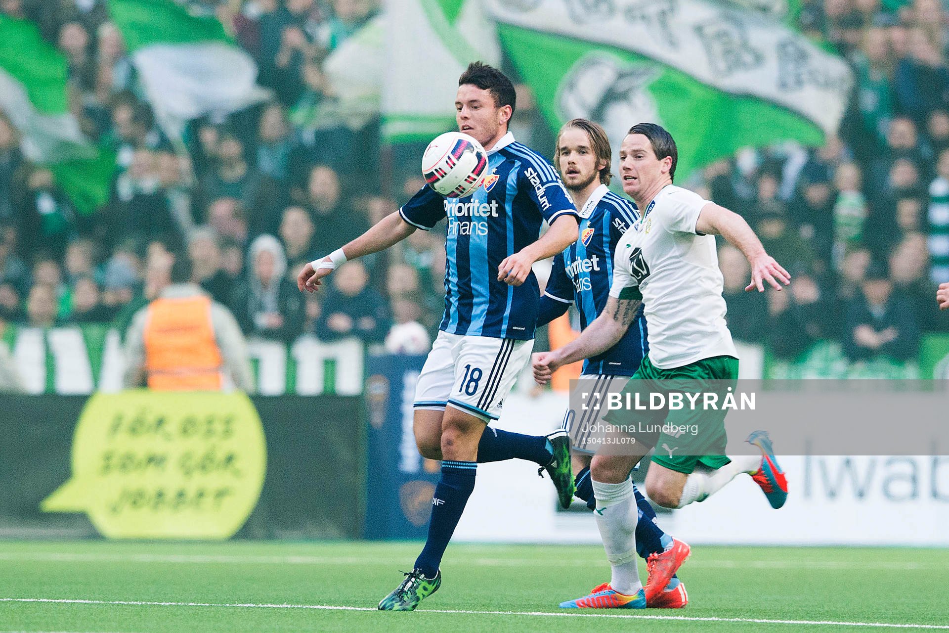 Djurgårdens Kerim Mrabti och Hammarbys Johan Persson