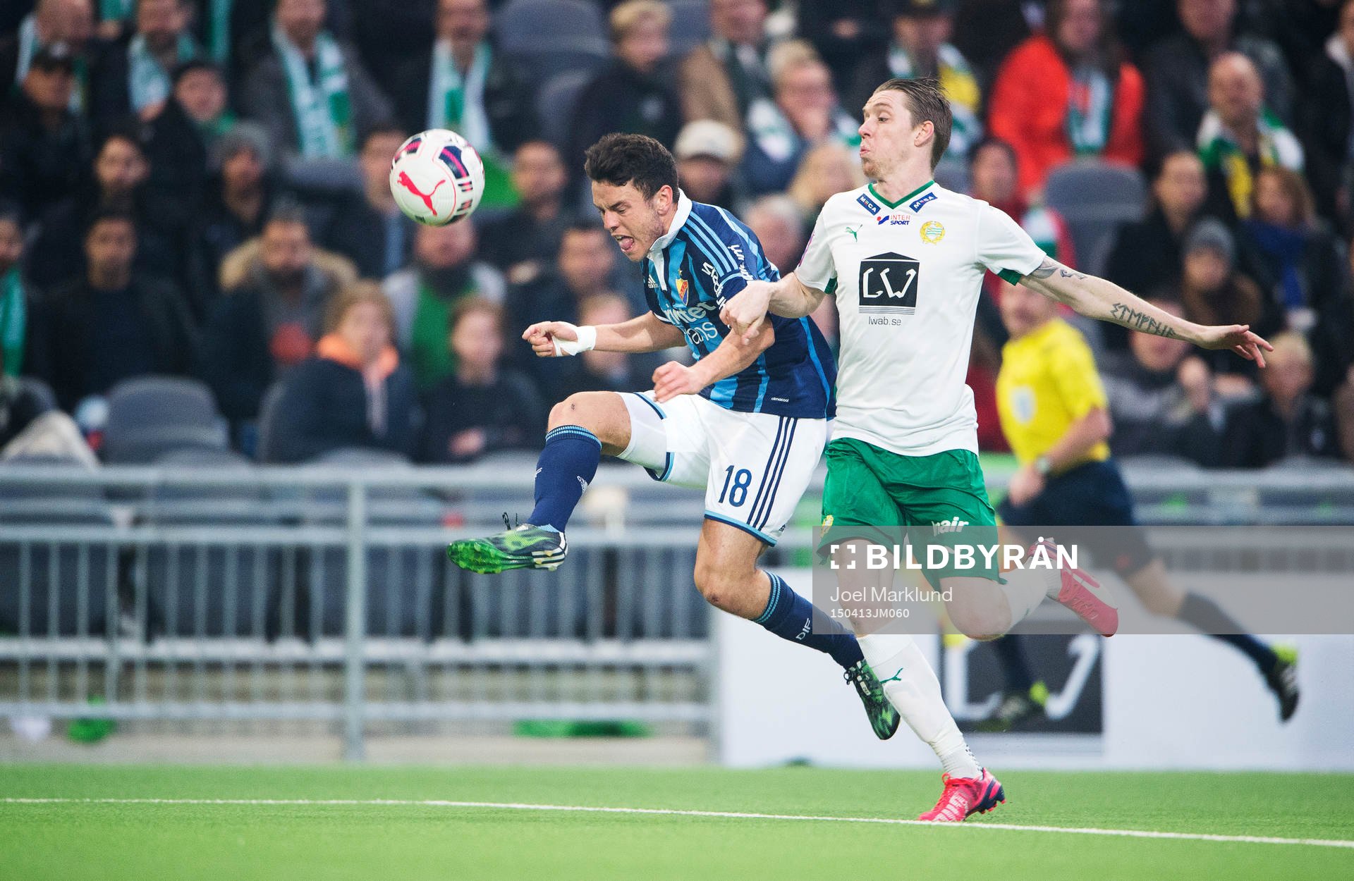 Djurgårdens Kerim Mrabti utmanar Hammarbys Birkir Már