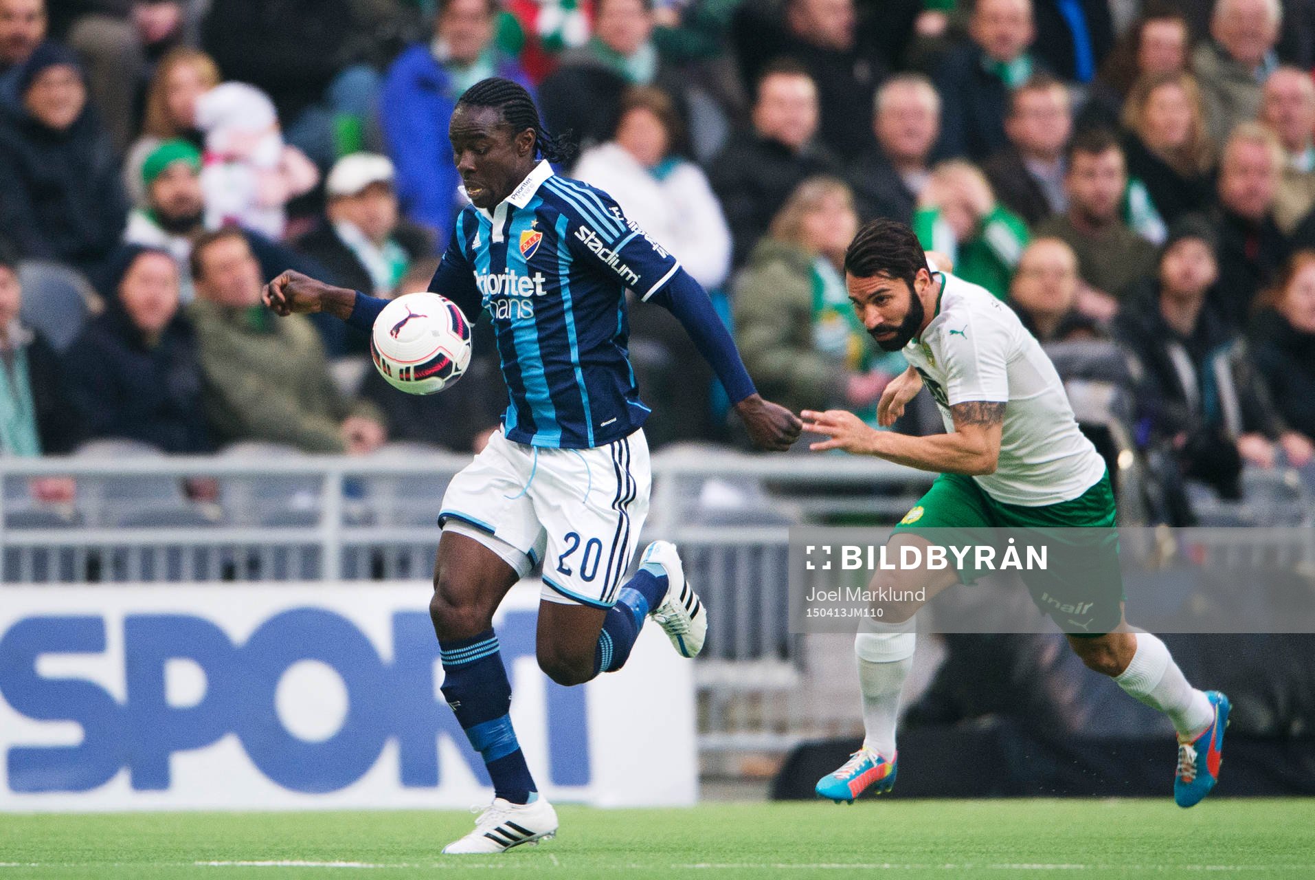 Djurgårdens Sam Johnson och Hammarbys Stefan Batan