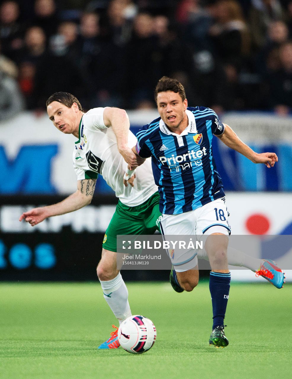 Hammarbys Johan Persson och Djurgårdens Kerim Mrabti