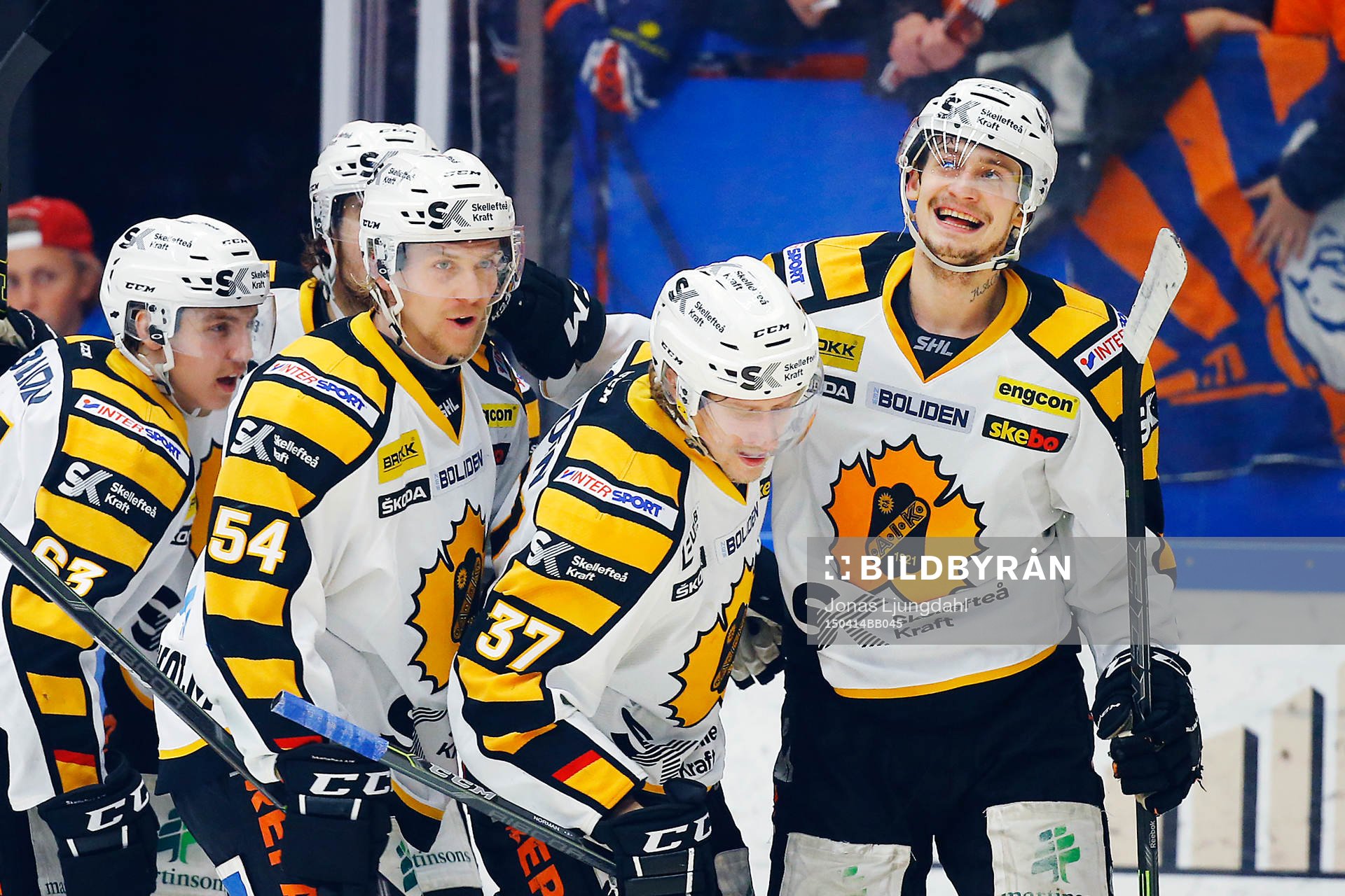Skellefteås Kirill Kabanov gör 0-1 och jublar med sina