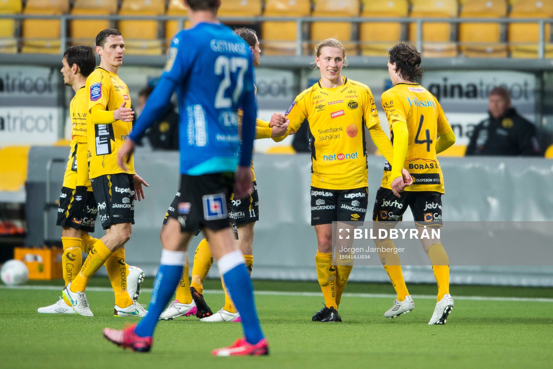 Elfsborgs Viktor Götesson (mitt i bild) jublar