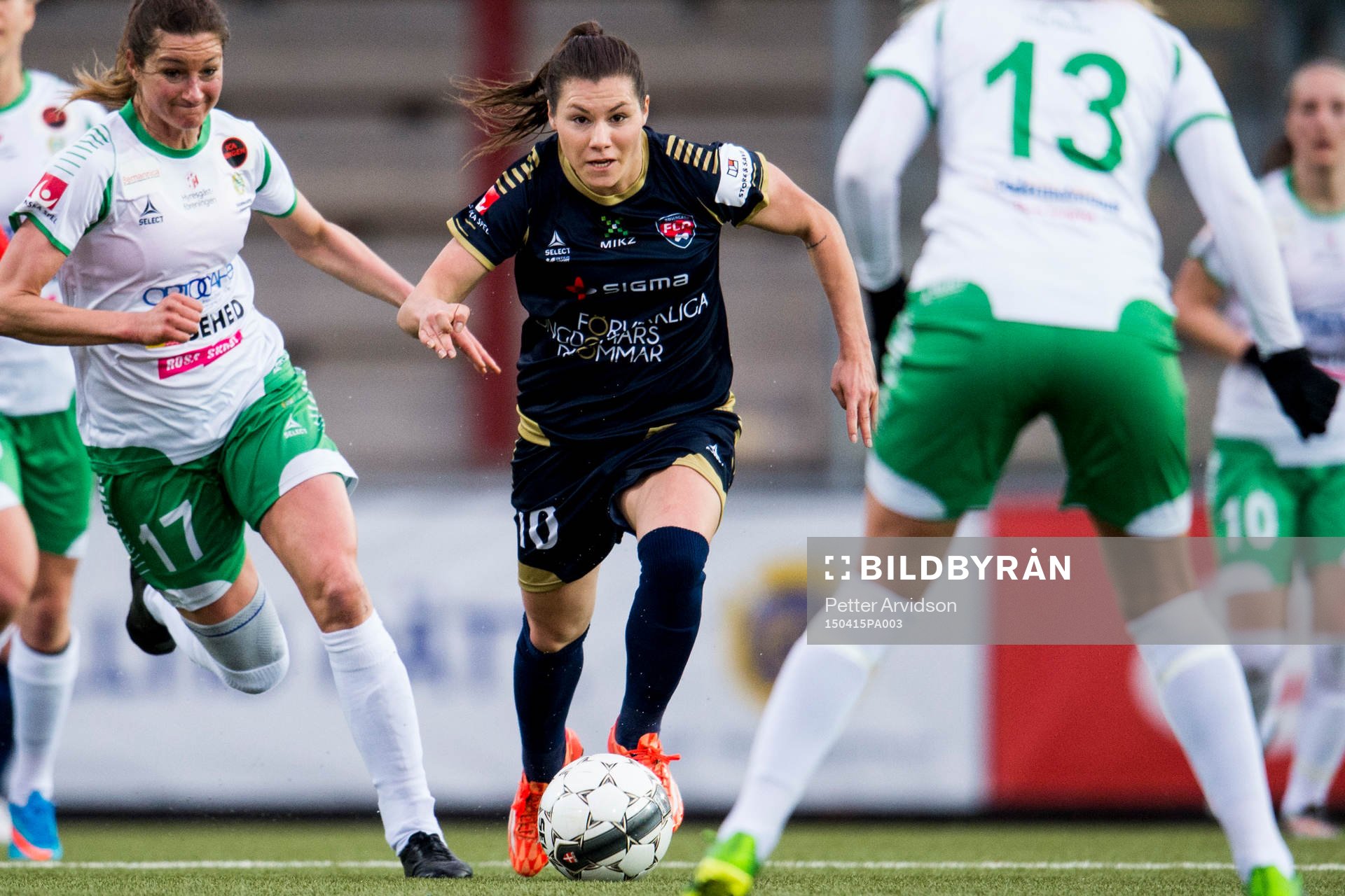 Rosengårds Ramona Bachmann och Hammarbys Madeleine