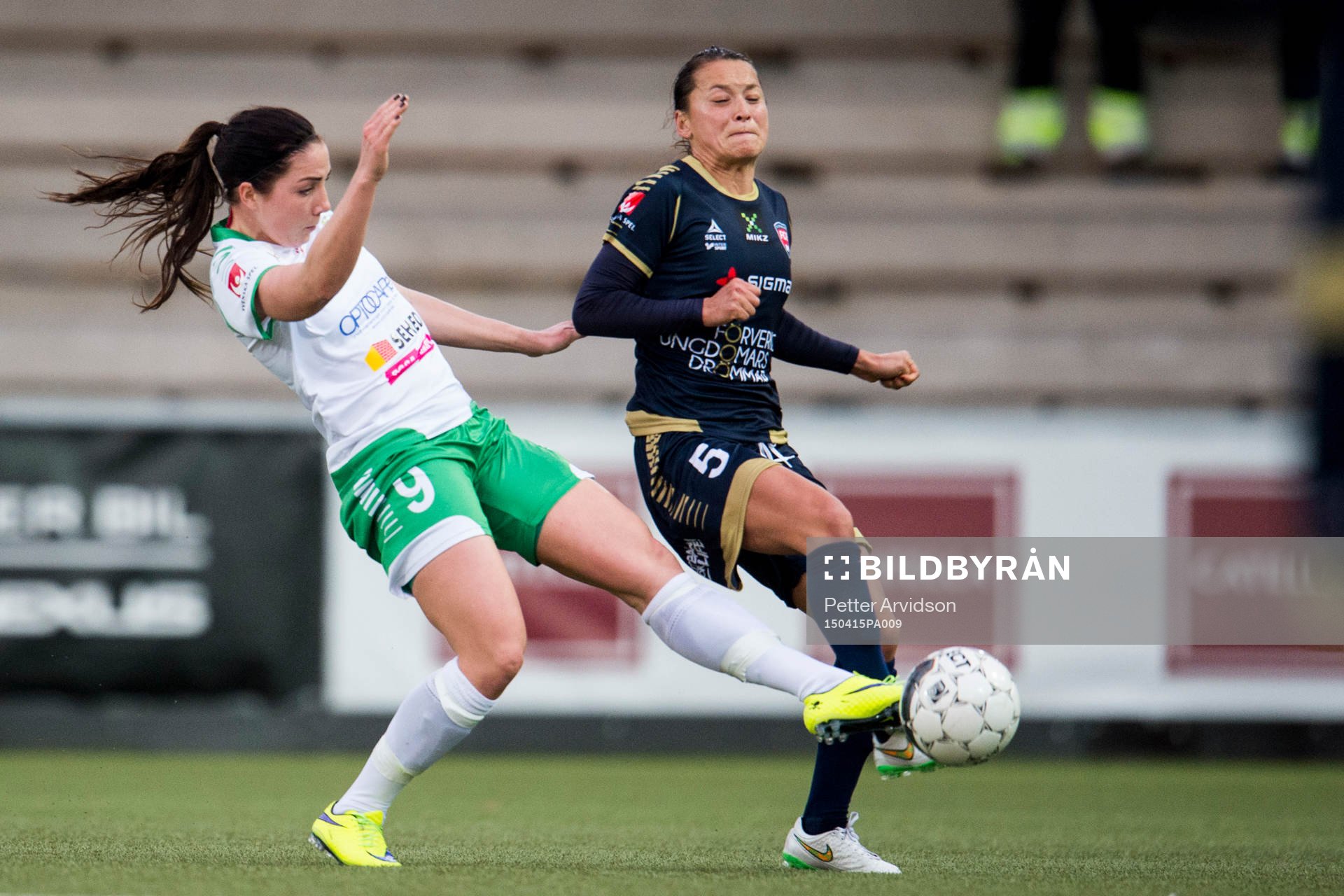 Hammarbys Clara Markstedt och Rosengårds Alexandra Riley
