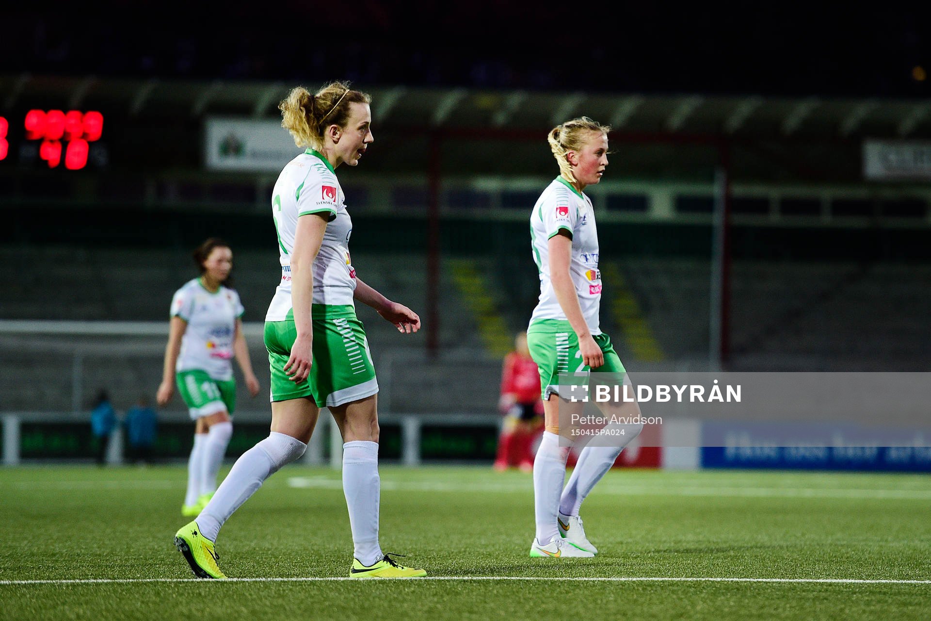 Hammarbys Olga Ekblom och Julia Karlenäs deppar